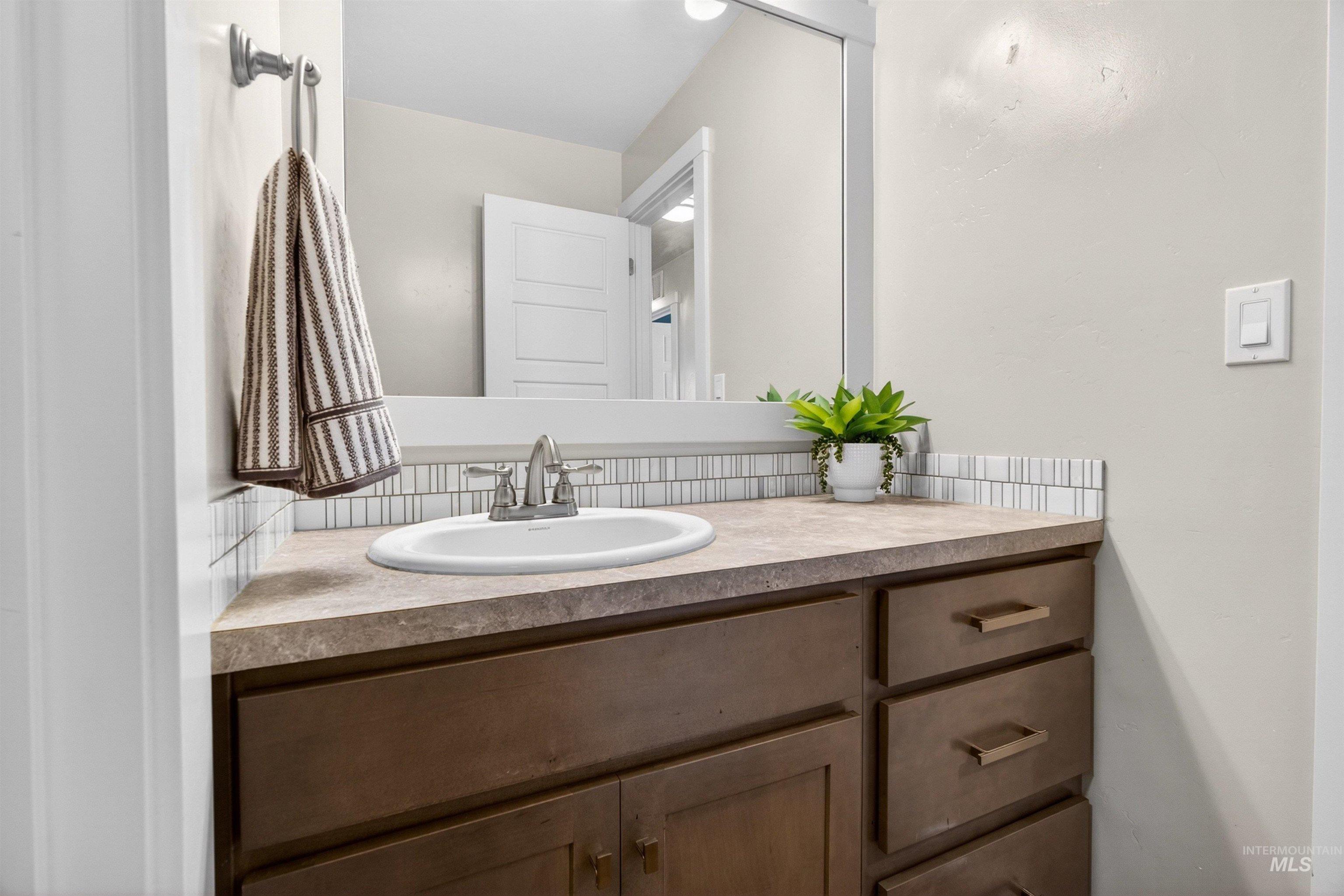 4102 W Spring House Drive, Eagle, Idaho 83616, 5 Bedrooms, 2.5 Bathrooms, Residential For Sale, Price $665,000, 98983534