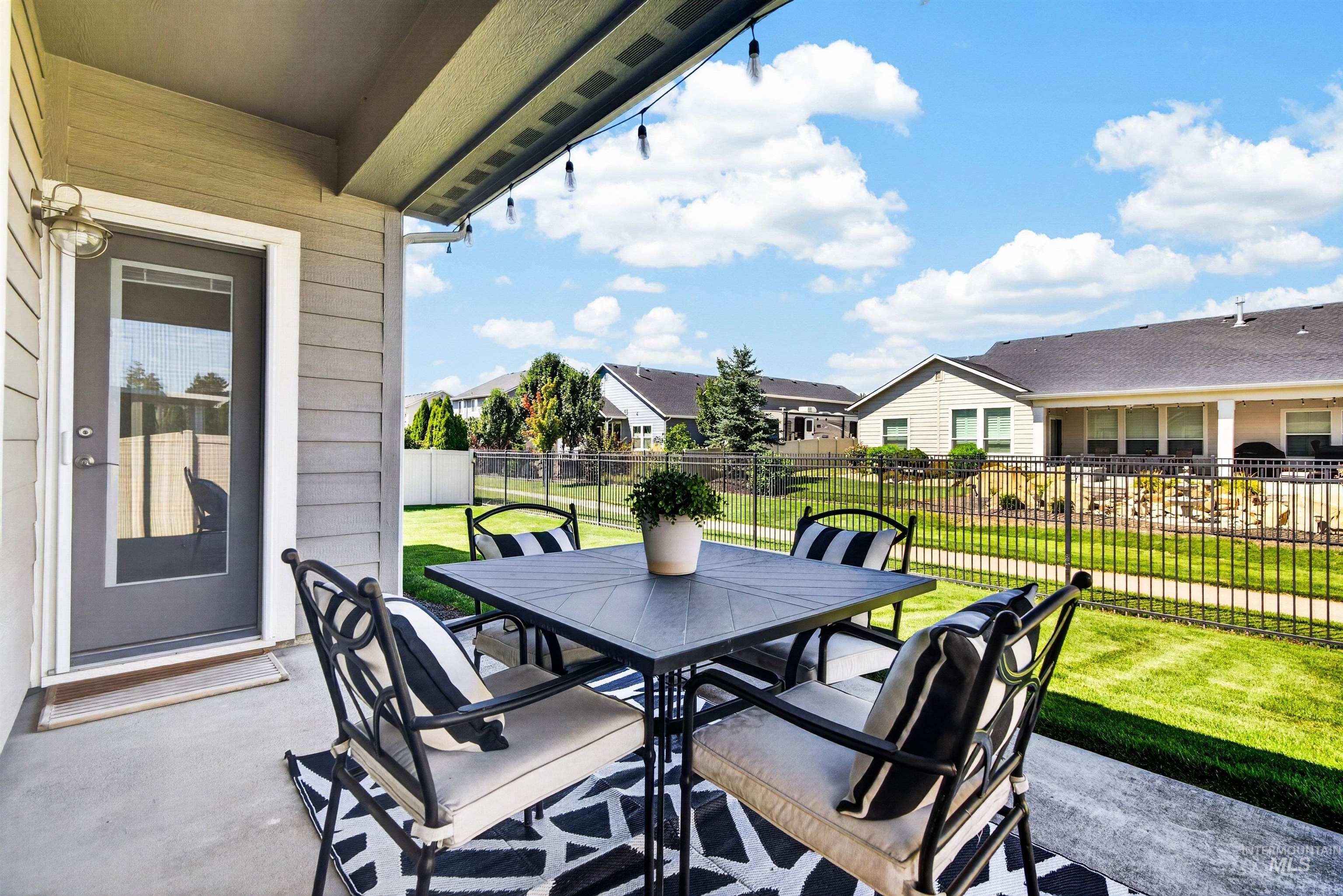 4102 W Spring House Drive, Eagle, Idaho 83616, 4 Bedrooms, 2.5 Bathrooms, Residential For Sale, Price $644,000,MLS 98983534