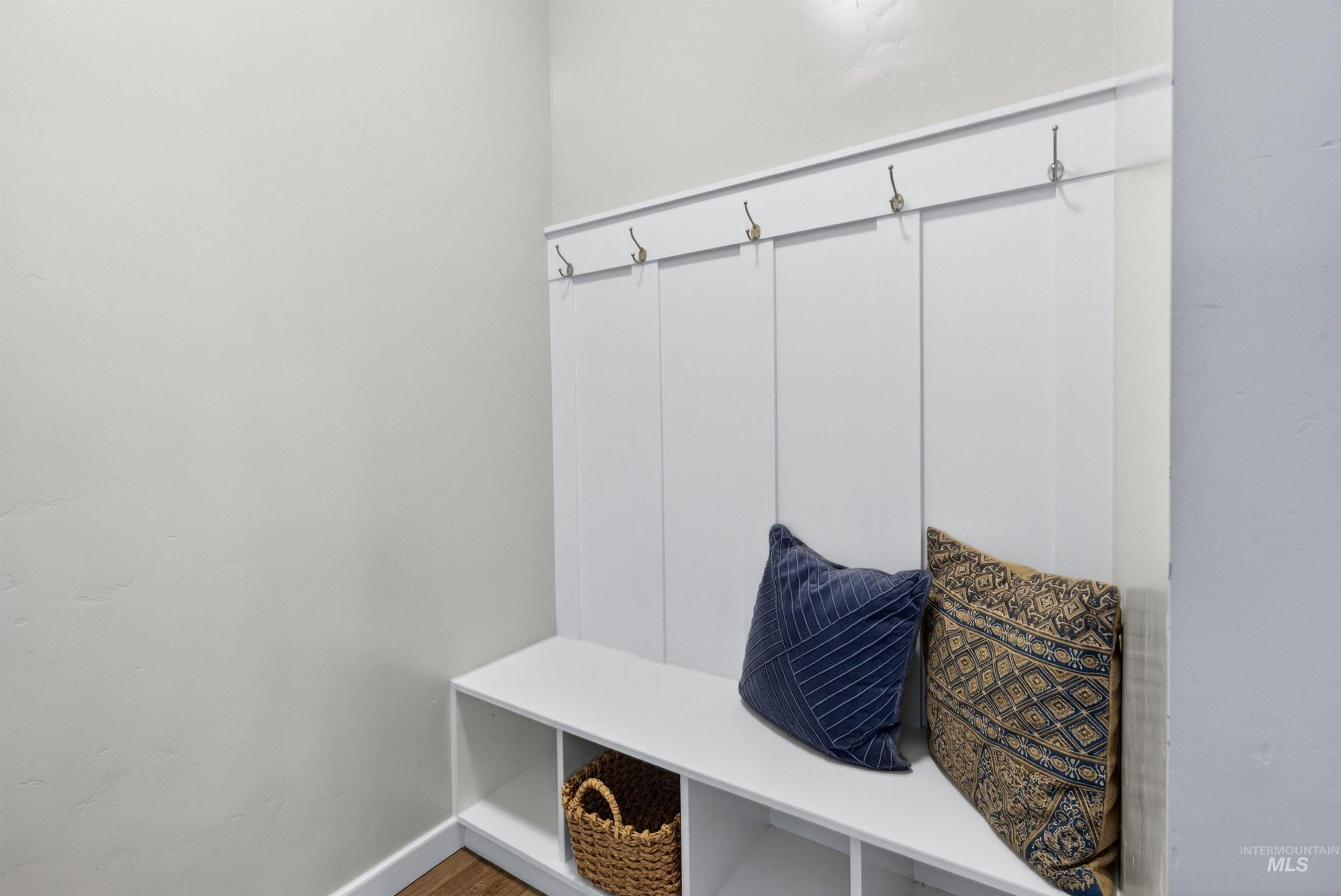 4102 W Spring House Drive, Eagle, Idaho 83616, 5 Bedrooms, 2.5 Bathrooms, Residential For Sale, Price $665,000, 98983534