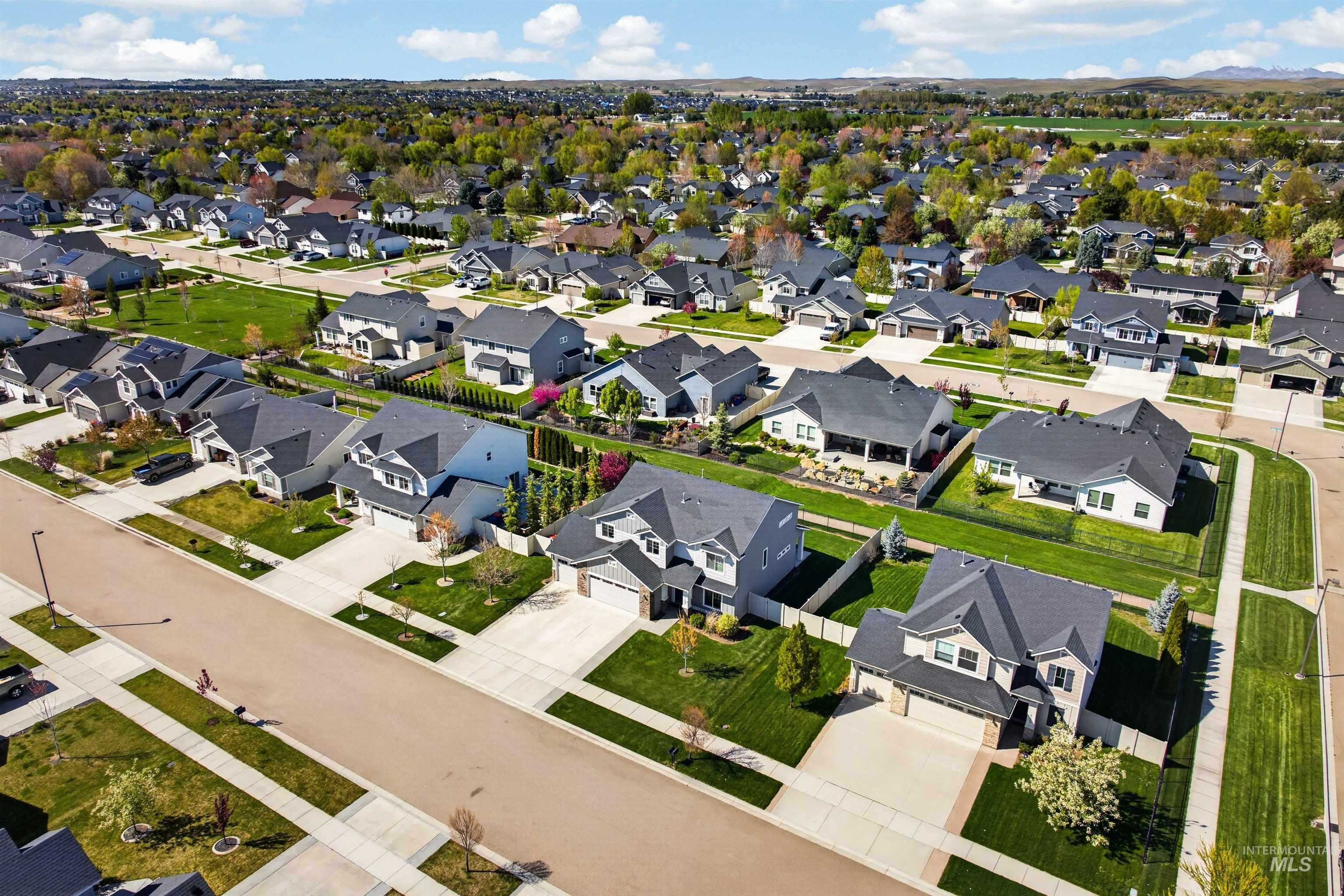 4102 W Spring House Drive, Eagle, Idaho 83616, 5 Bedrooms, 2.5 Bathrooms, Residential For Sale, Price $665,000, 98983534