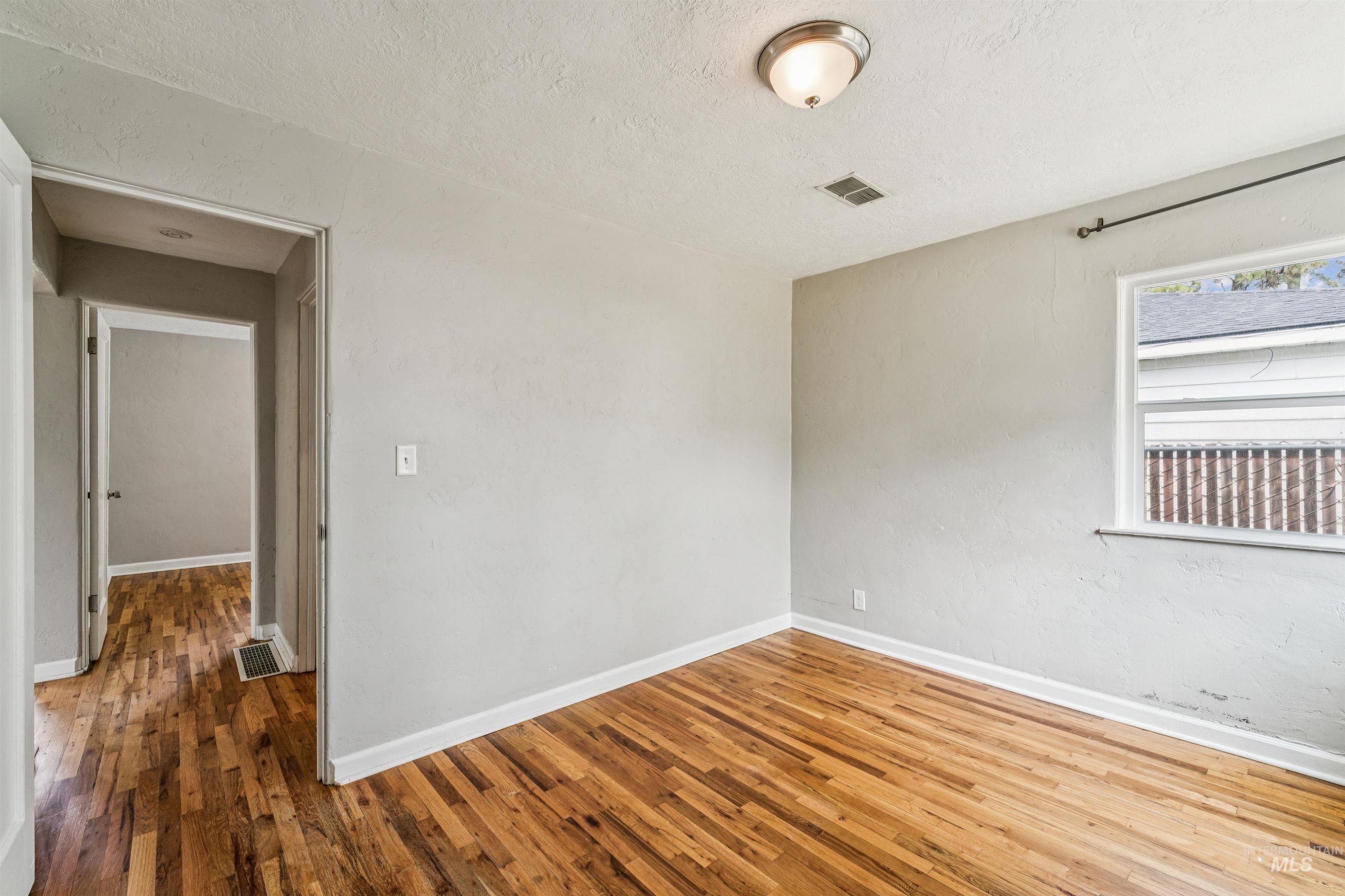 1706 S Pacific St, Boise, Idaho 83705, 2 Bedrooms, 1 Bathroom, Residential For Sale, Price $325,000, 98983535