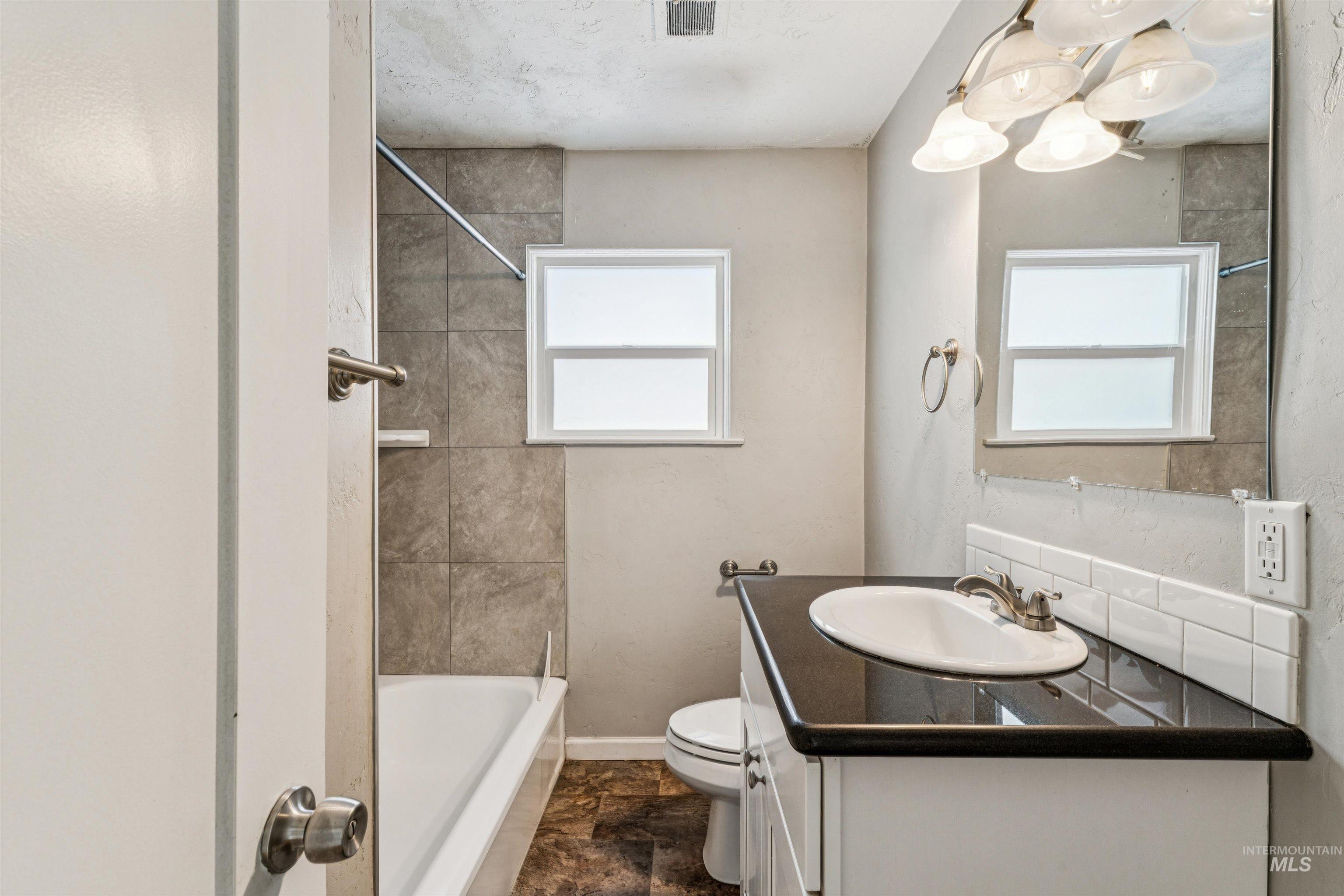 1706 S Pacific St, Boise, Idaho 83705, 2 Bedrooms, 1 Bathroom, Residential For Sale, Price $325,000, 98983535