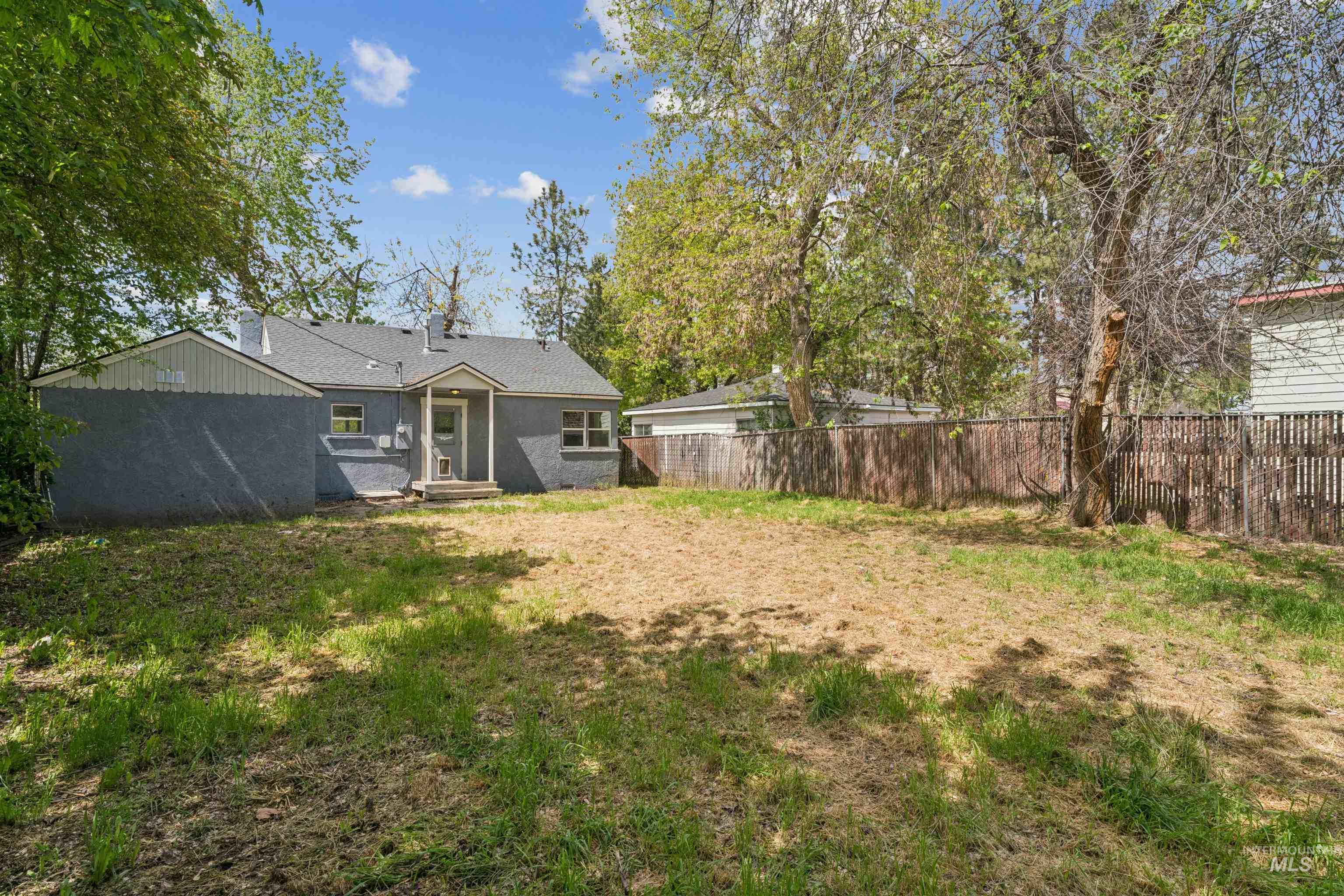 1706 S Pacific St, Boise, Idaho 83705, 2 Bedrooms, 1 Bathroom, Residential For Sale, Price $325,000, 98983535