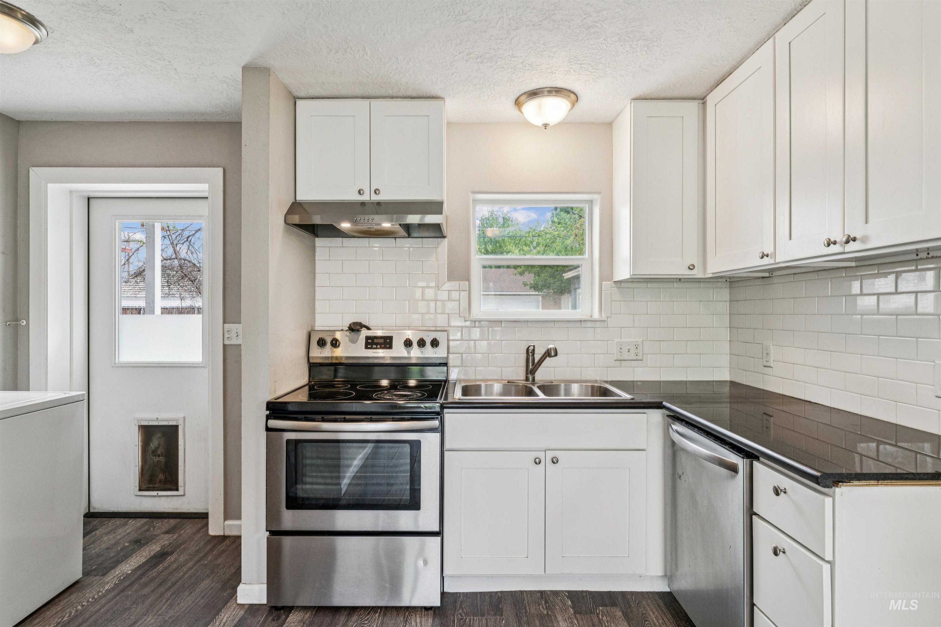 1706 S Pacific St, Boise, Idaho 83705, 2 Bedrooms, 1 Bathroom, Residential For Sale, Price $325,000, 98983535