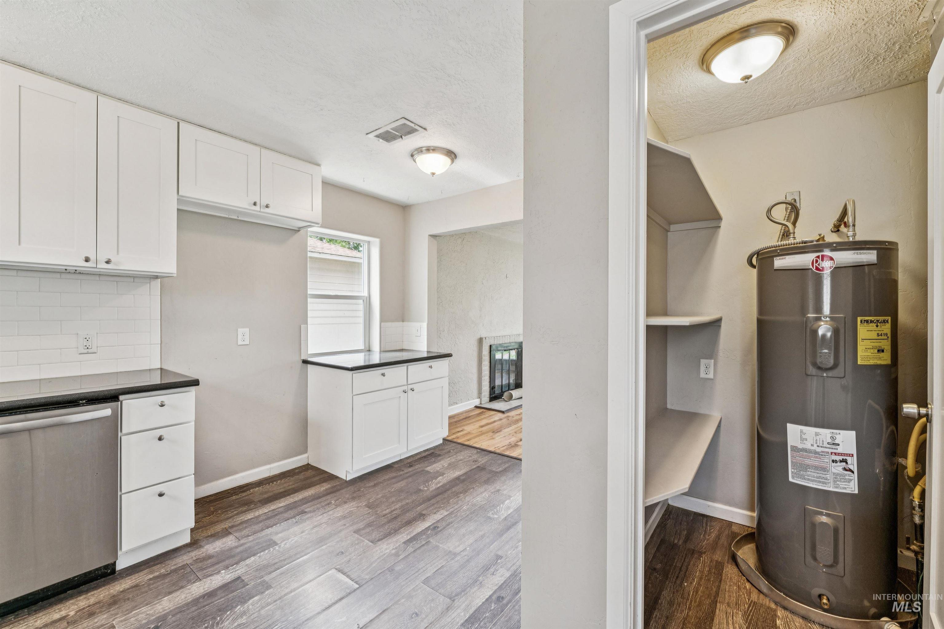 1706 S Pacific St, Boise, Idaho 83705, 2 Bedrooms, 1 Bathroom, Residential For Sale, Price $325,000, 98983535