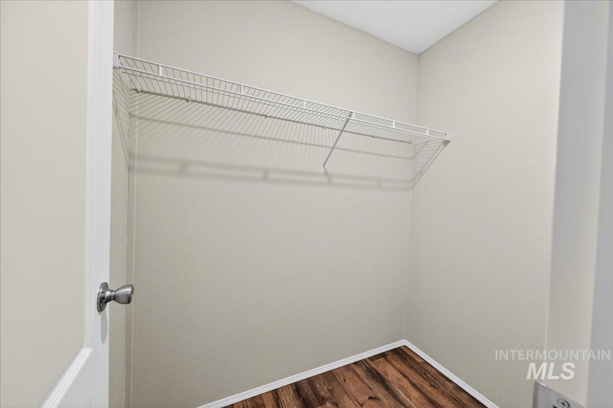 5692 N Confederate Lane, Boise, Idaho 83714, 3 Bedrooms, 2 Bathrooms, Residential For Sale, Price $189,000, 98983536