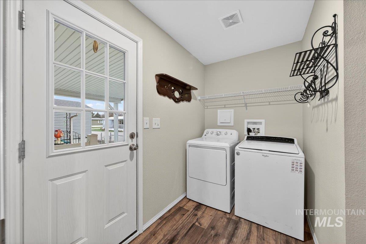 5692 N Confederate Lane, Boise, Idaho 83714, 3 Bedrooms, 2 Bathrooms, Residential For Sale, Price $189,000, 98983536