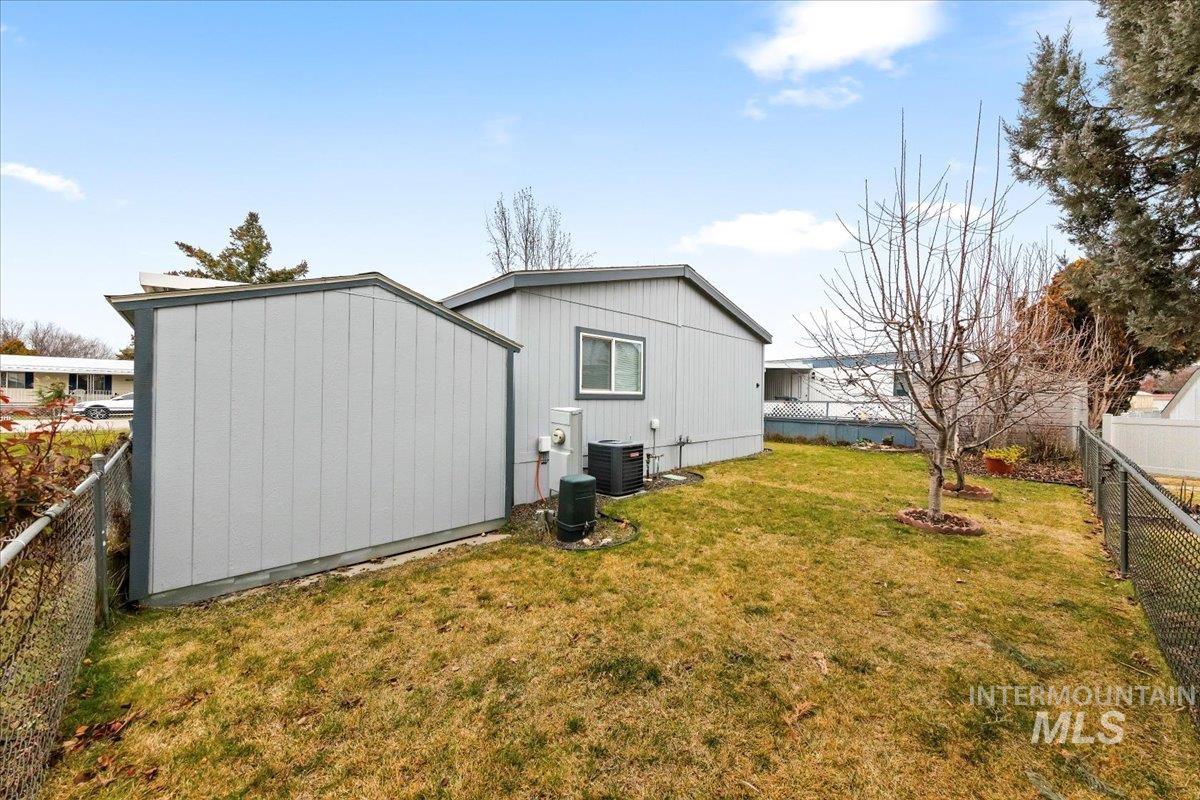 5692 N Confederate Lane, Boise, Idaho 83714, 3 Bedrooms, 2 Bathrooms, Residential For Sale, Price $189,000, 98983536