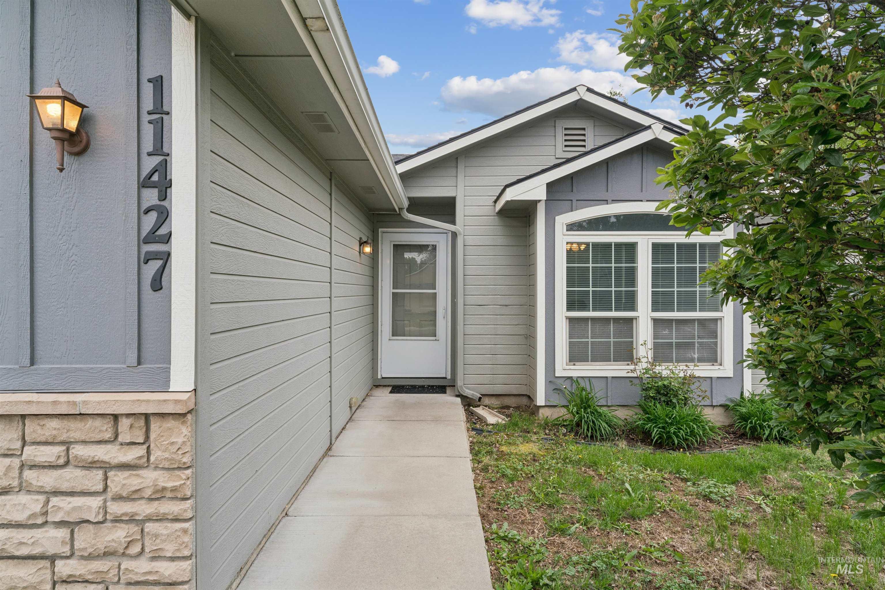 11427 W Silverview St., Boise, Idaho 83713, 3 Bedrooms, 2 Bathrooms, Residential For Sale, Price $399,900,MLS 98983545