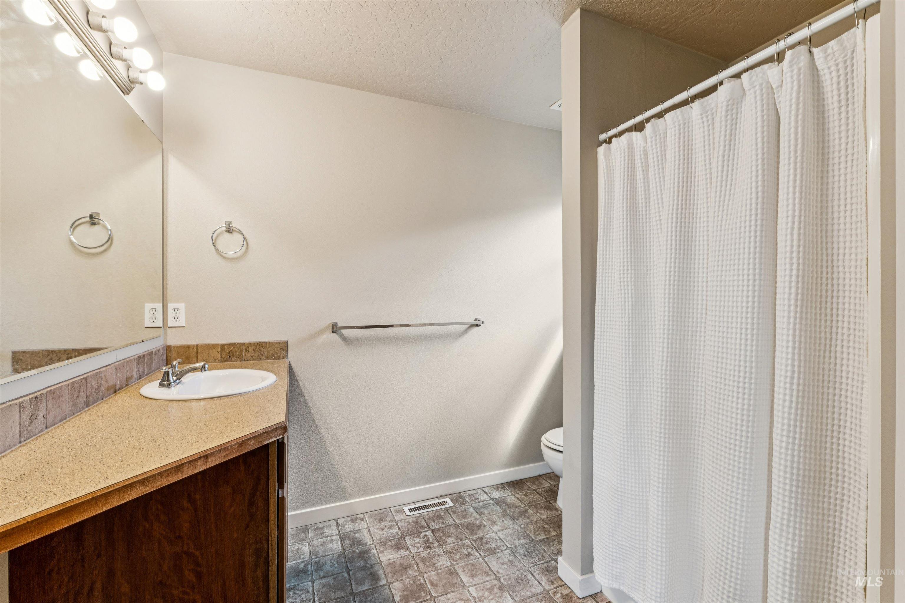 11427 W Silverview St., Boise, Idaho 83713, 3 Bedrooms, 2 Bathrooms, Residential For Sale, Price $399,900, 98983545