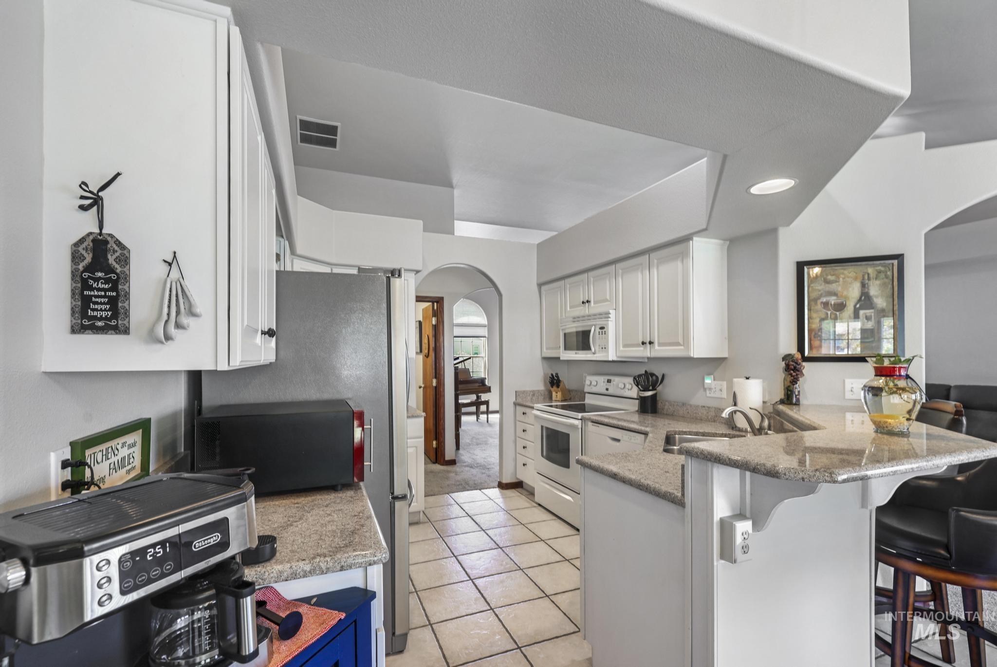 1558 Brookside Loop, Twin Falls, Idaho 83301-3470, 3 Bedrooms, 2 Bathrooms, Residential For Sale, Price $420,369,MLS 98983546