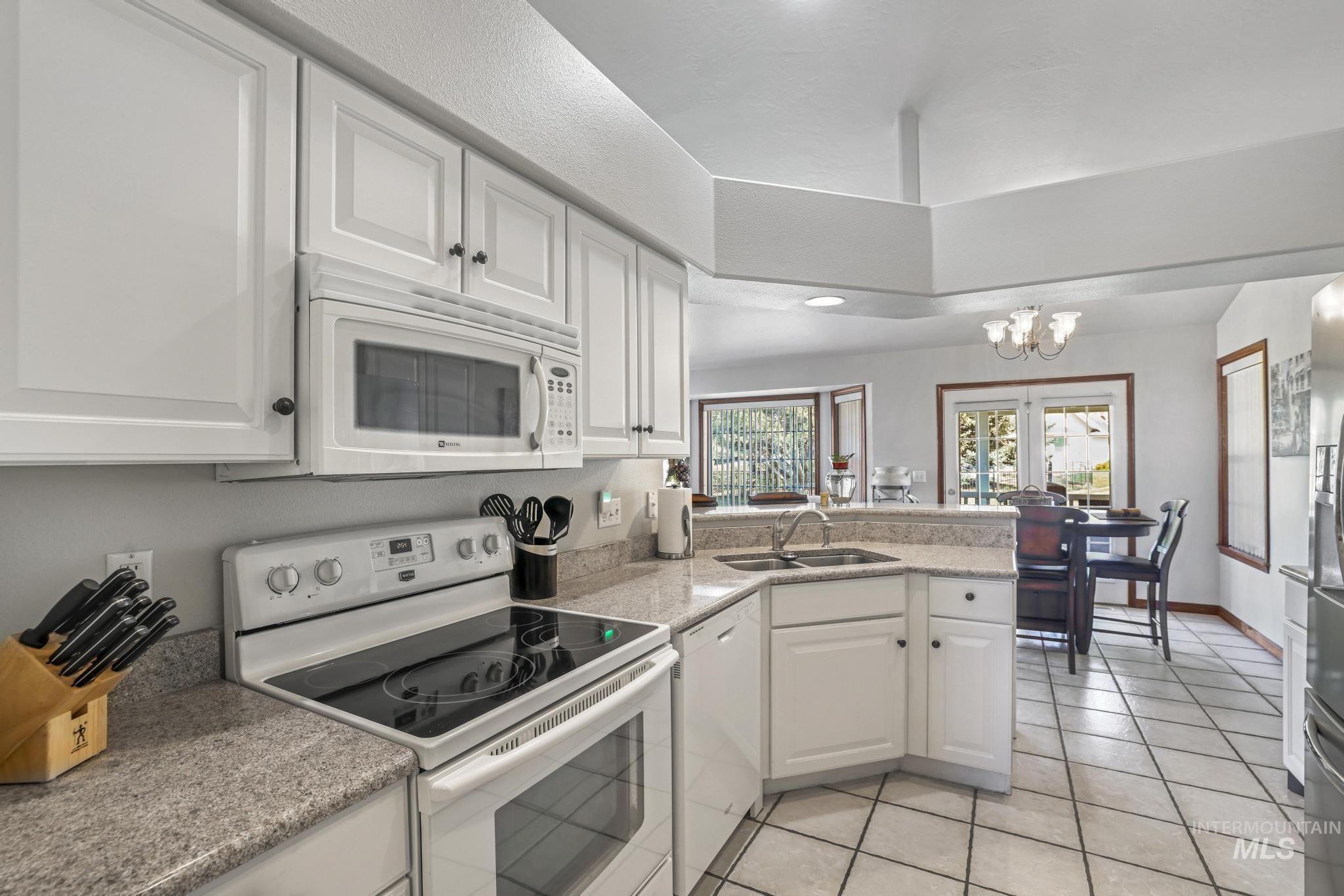 1558 Brookside Loop, Twin Falls, Idaho 83301-3470, 3 Bedrooms, 2 Bathrooms, Residential For Sale, Price $420,369,MLS 98983546