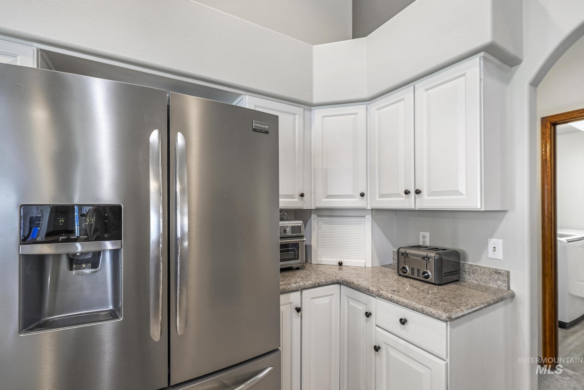 1558 Brookside Loop, Twin Falls, Idaho 83301-3470, 3 Bedrooms, 2 Bathrooms, Residential For Sale, Price $420,369,MLS 98983546