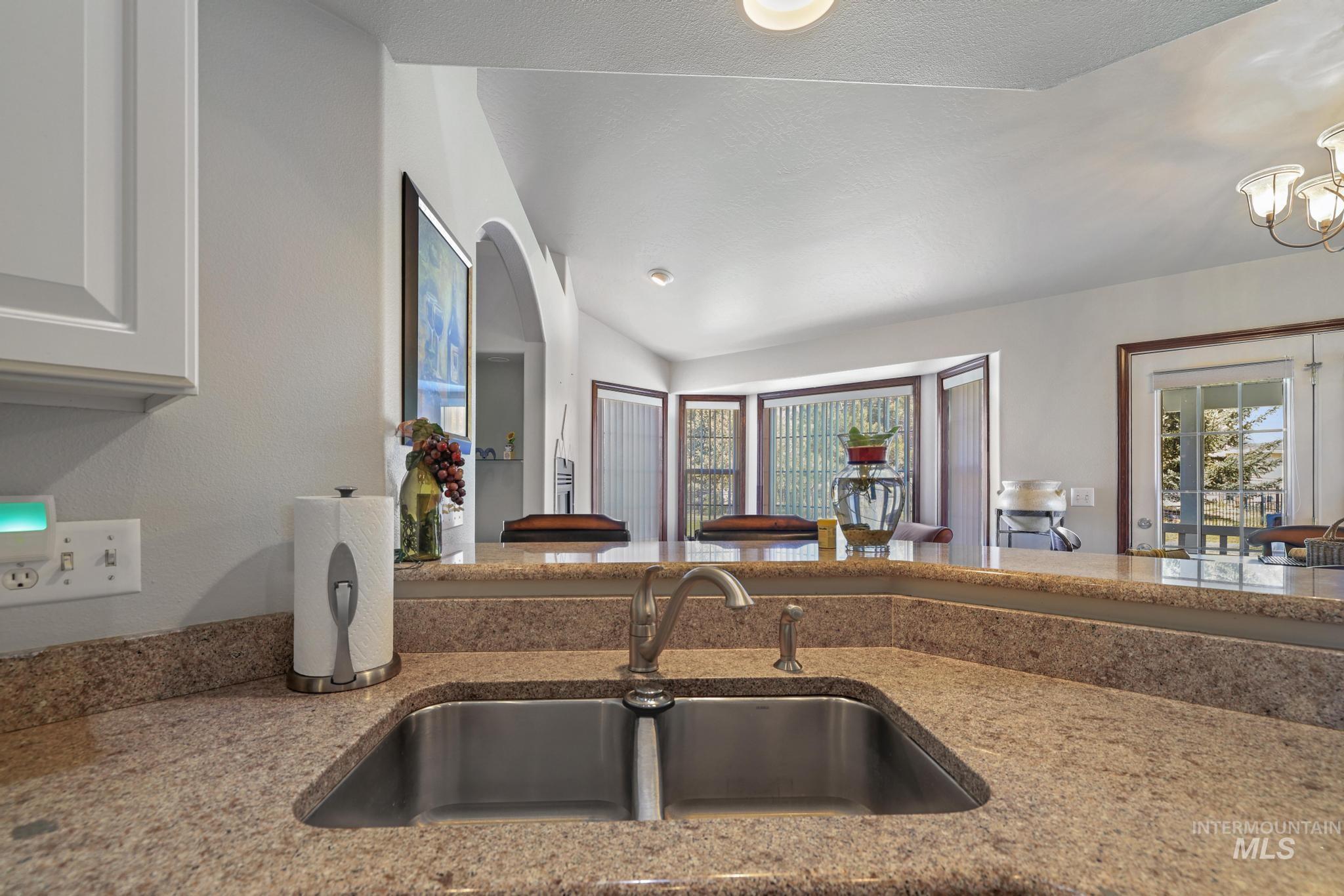 1558 Brookside Loop, Twin Falls, Idaho 83301-3470, 3 Bedrooms, 2 Bathrooms, Residential For Sale, Price $420,369,MLS 98983546