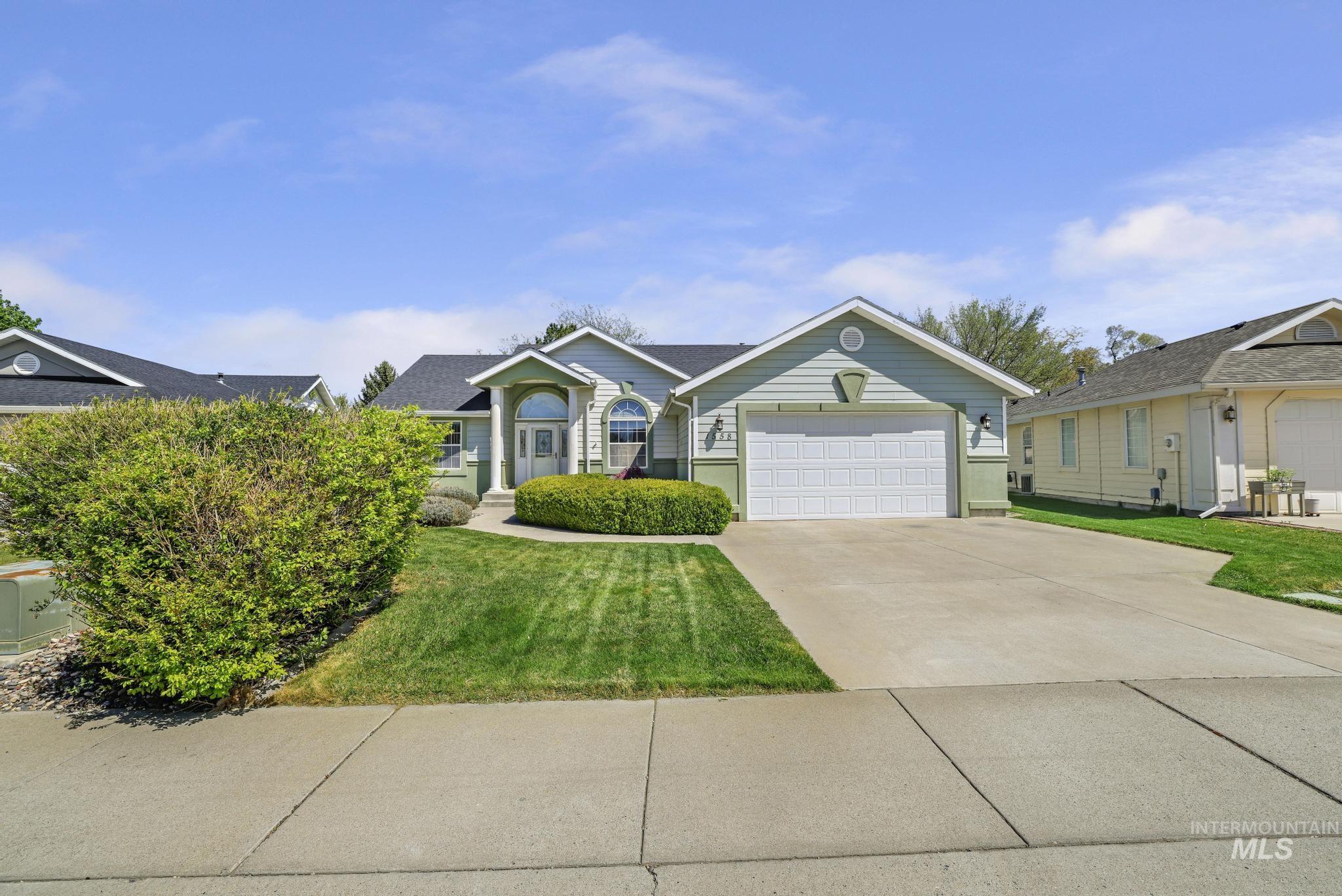 1558 Brookside Loop, Twin Falls, Idaho 83301-3470, 3 Bedrooms, 2 Bathrooms, Residential For Sale, Price $420,369,MLS 98983546