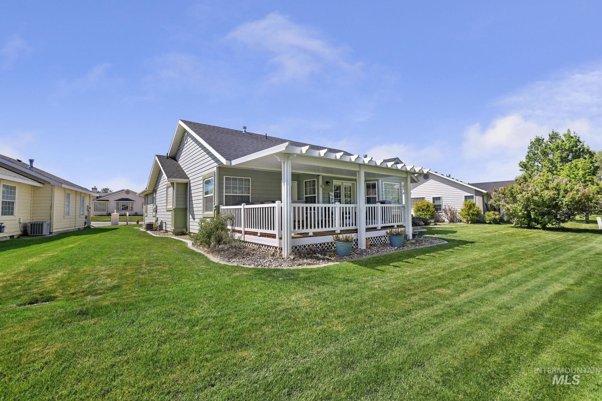 1558 Brookside Loop, Twin Falls, Idaho 83301-3470, 3 Bedrooms, 2 Bathrooms, Residential For Sale, Price $420,369,MLS 98983546