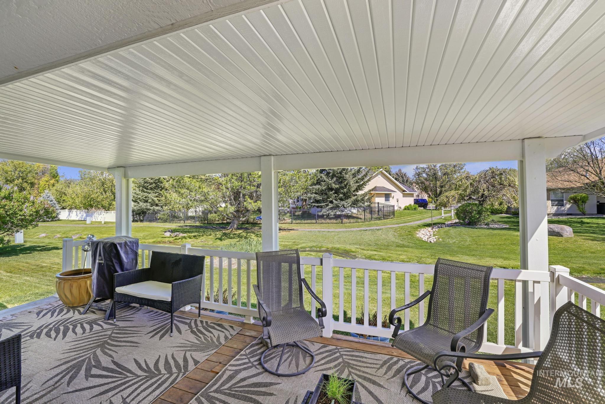 1558 Brookside Loop, Twin Falls, Idaho 83301-3470, 3 Bedrooms, 2 Bathrooms, Residential For Sale, Price $420,369,MLS 98983546