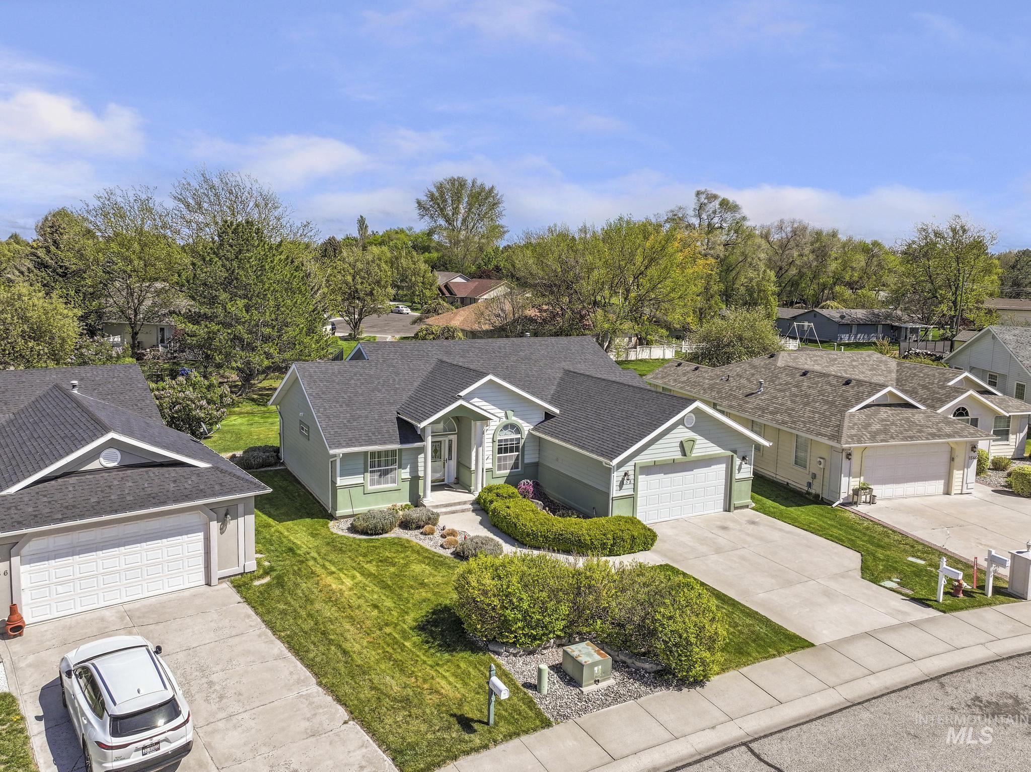 1558 Brookside Loop, Twin Falls, Idaho 83301-3470, 3 Bedrooms, 2 Bathrooms, Residential For Sale, Price $420,369,MLS 98983546