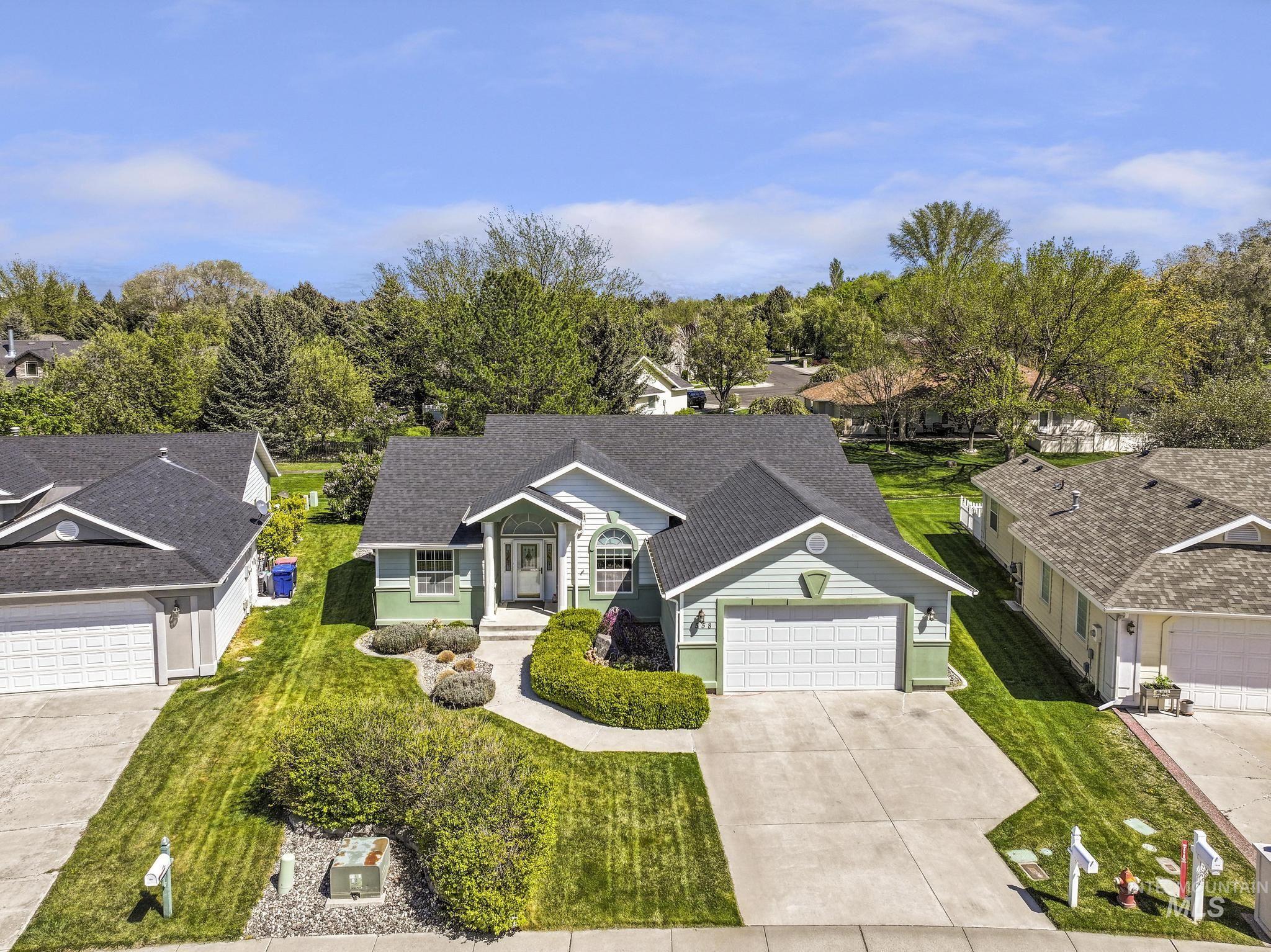 1558 Brookside Loop, Twin Falls, Idaho 83301-3470, 3 Bedrooms, 2 Bathrooms, Residential For Sale, Price $420,369,MLS 98983546