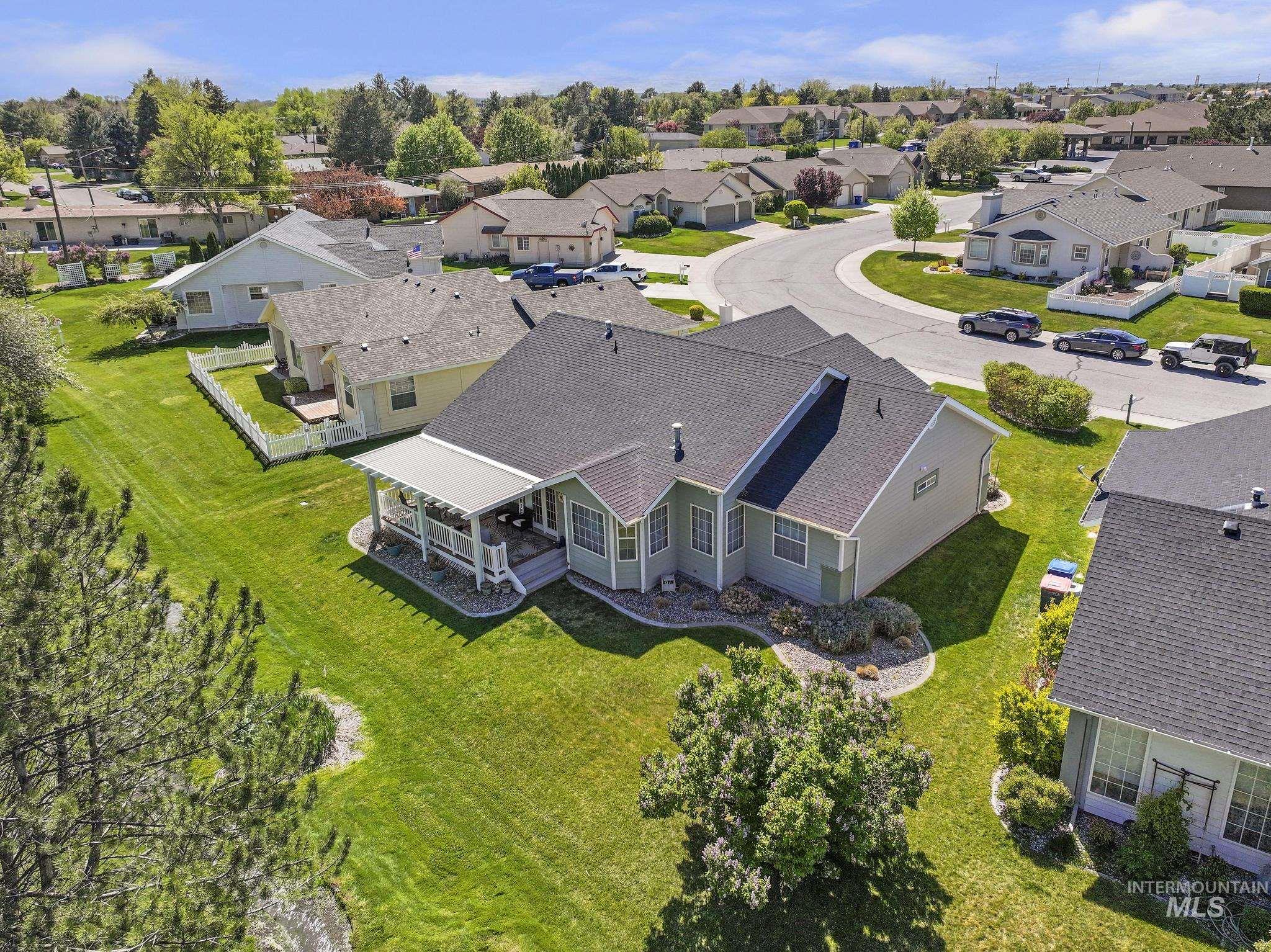 1558 Brookside Loop, Twin Falls, Idaho 83301-3470, 3 Bedrooms, 2 Bathrooms, Residential For Sale, Price $420,369,MLS 98983546