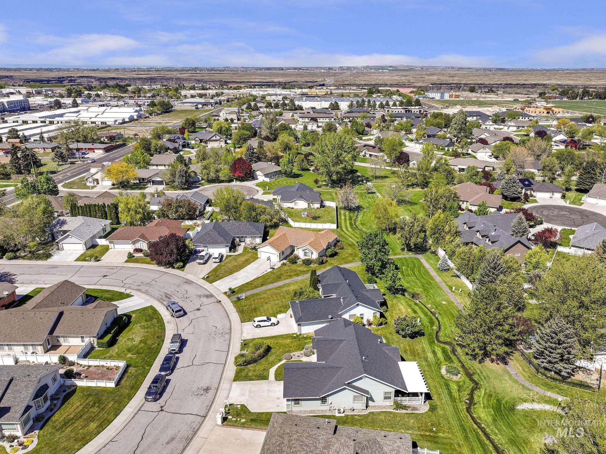 1558 Brookside Loop, Twin Falls, Idaho 83301-3470, 3 Bedrooms, 2 Bathrooms, Residential For Sale, Price $420,369,MLS 98983546