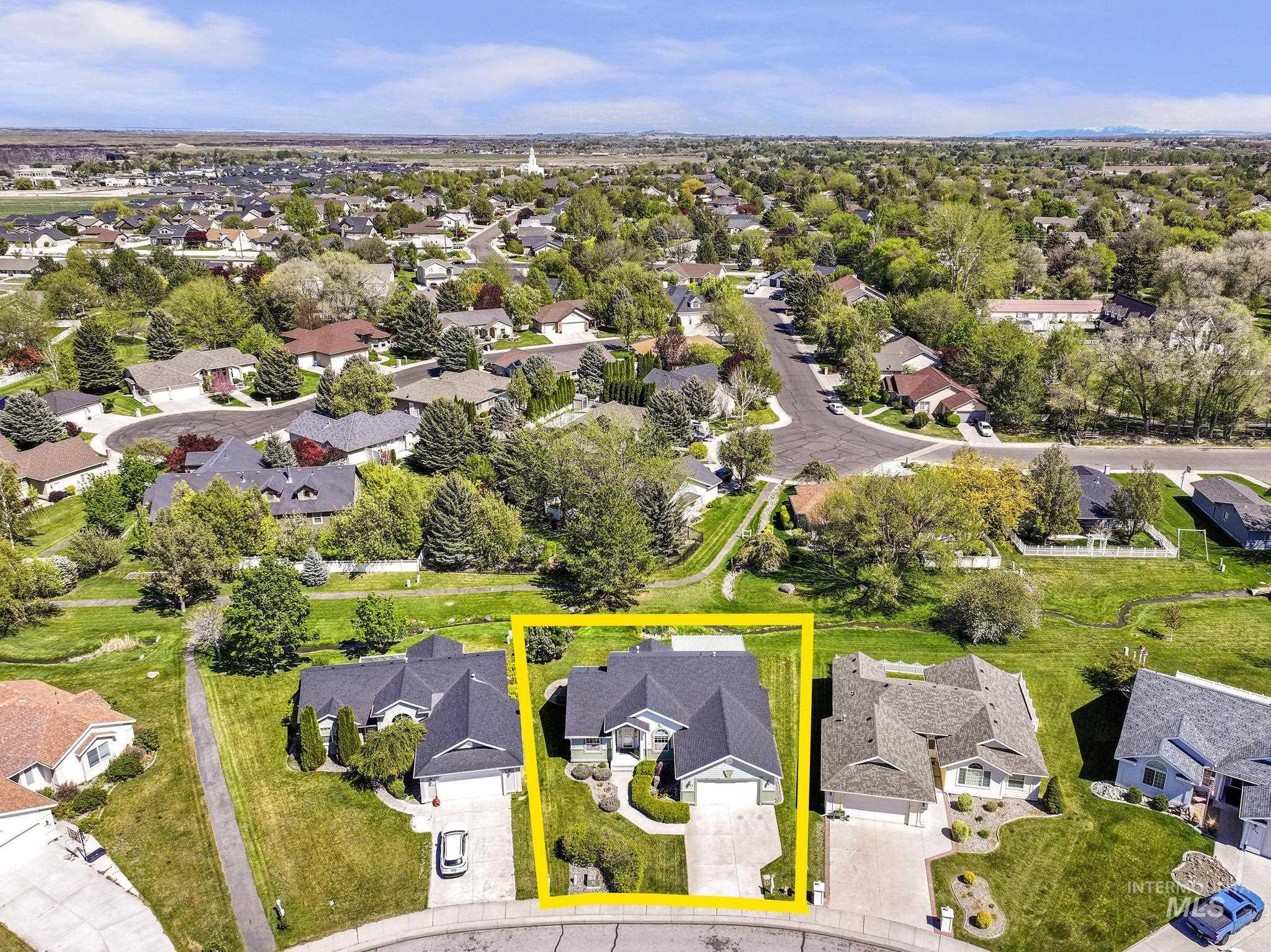 1558 Brookside Loop, Twin Falls, Idaho 83301-3470, 3 Bedrooms, 2 Bathrooms, Residential For Sale, Price $420,369,MLS 98983546