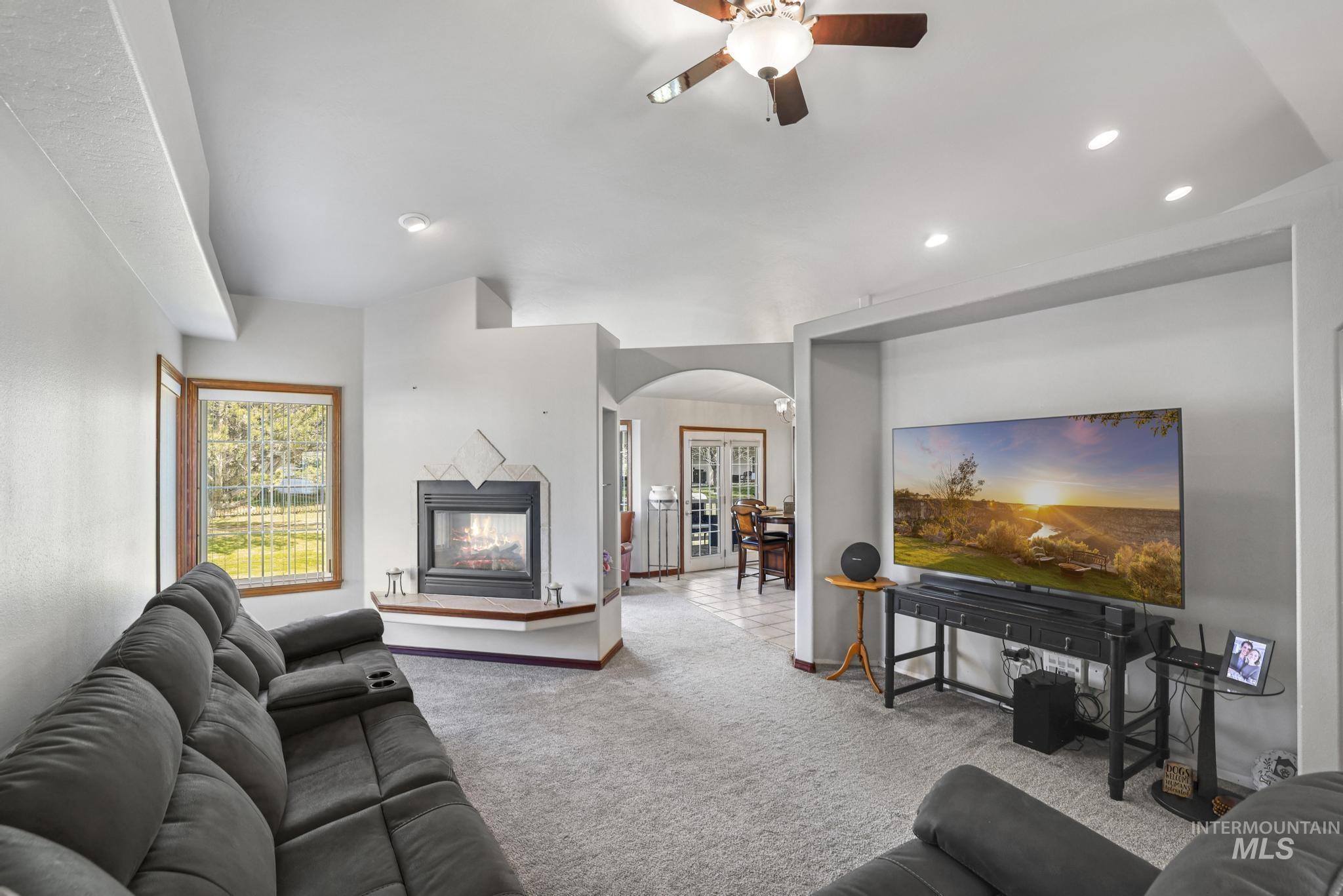 1558 Brookside Loop, Twin Falls, Idaho 83301-3470, 3 Bedrooms, 2 Bathrooms, Residential For Sale, Price $420,369,MLS 98983546