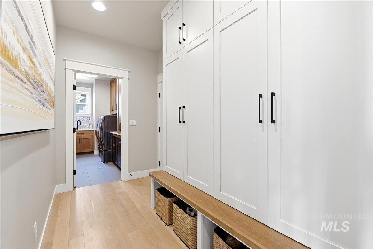 761 S Short Ln, Eagle, Idaho 83616, 4 Bedrooms, 3.5 Bathrooms, Residential For Sale, Price $1,295,000, 98983547