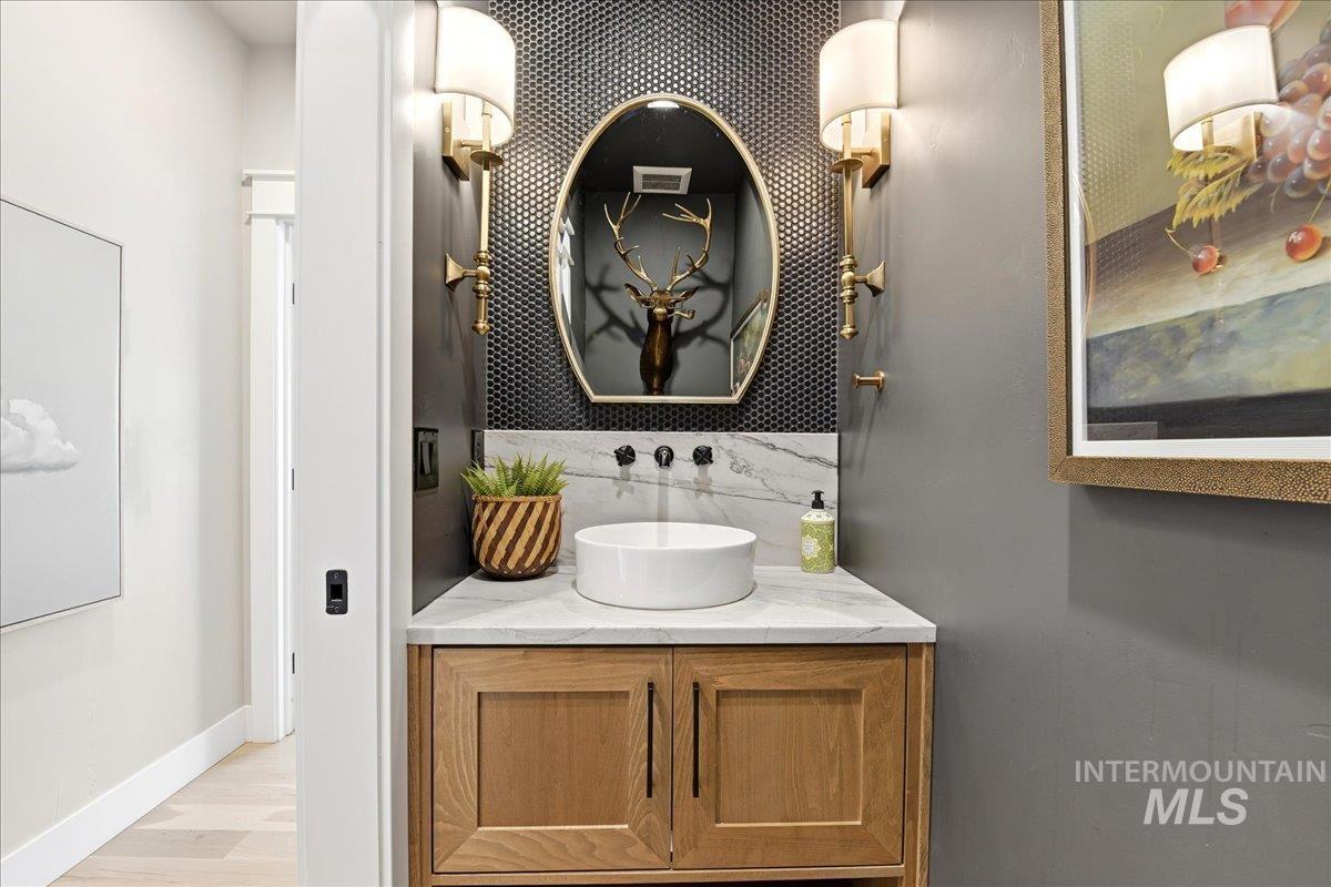 761 S Short Ln, Eagle, Idaho 83616, 4 Bedrooms, 3.5 Bathrooms, Residential For Sale, Price $1,295,000, 98983547