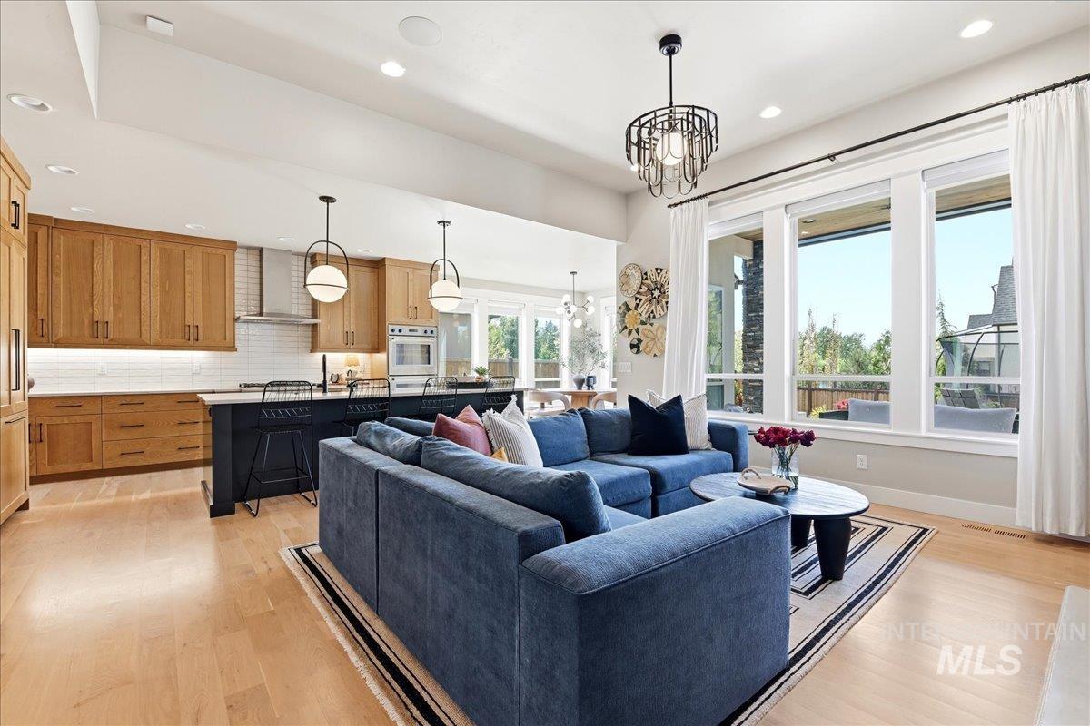 761 S Short Ln, Eagle, Idaho 83616, 4 Bedrooms, 3.5 Bathrooms, Residential For Sale, Price $1,295,000, 98983547