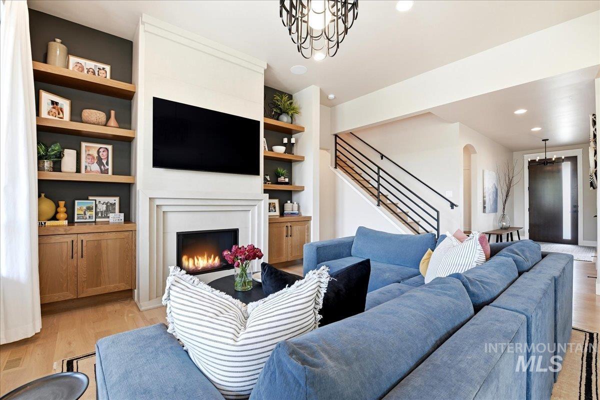 761 S Short Ln, Eagle, Idaho 83616, 4 Bedrooms, 3.5 Bathrooms, Residential For Sale, Price $1,295,000, 98983547