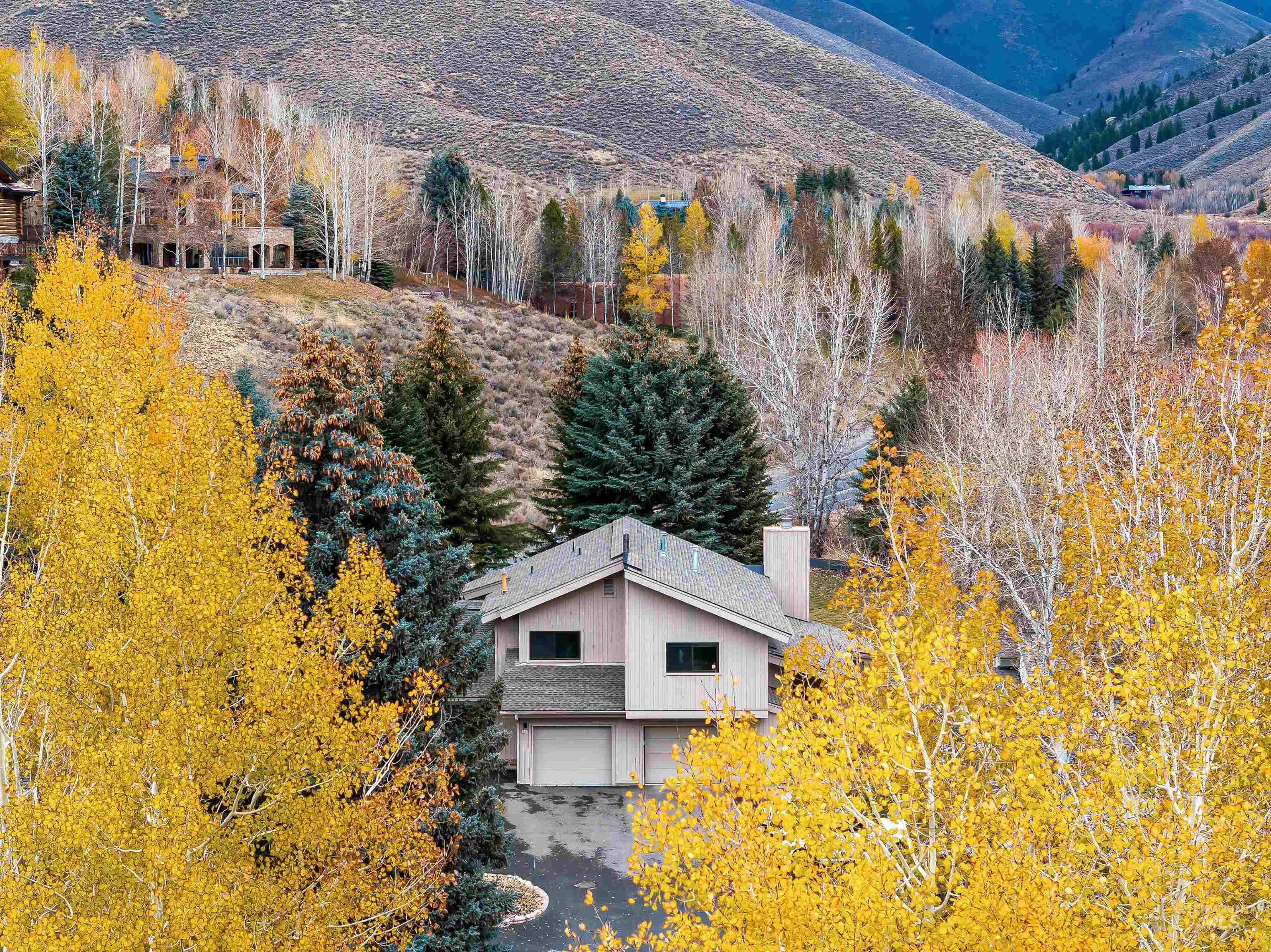 15 Buck Lane, Sun Valley, Idaho 83533, 2 Bedrooms, 2.5 Bathrooms, Residential For Sale, Price $1,495,000, 98983552