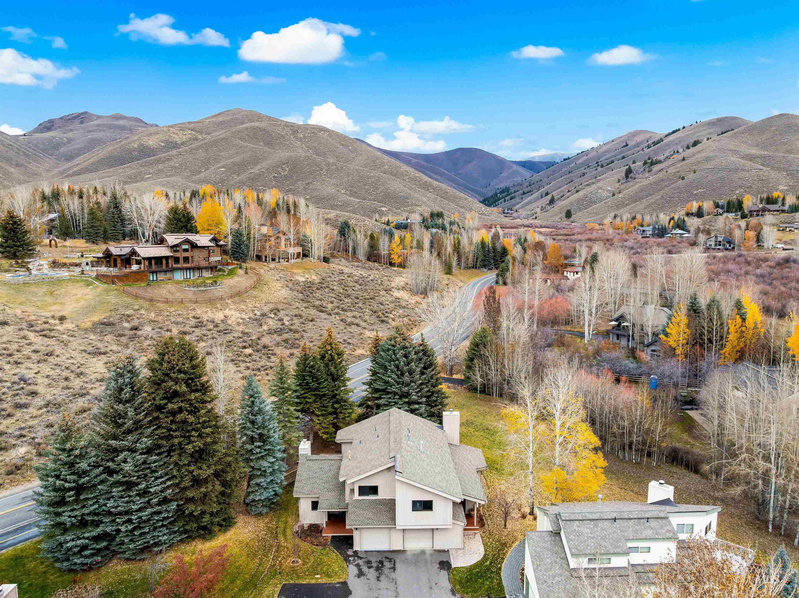 15 Buck Lane, Sun Valley, Idaho 83533, 2 Bedrooms, 2.5 Bathrooms, Residential For Sale, Price $1,495,000, 98983552
