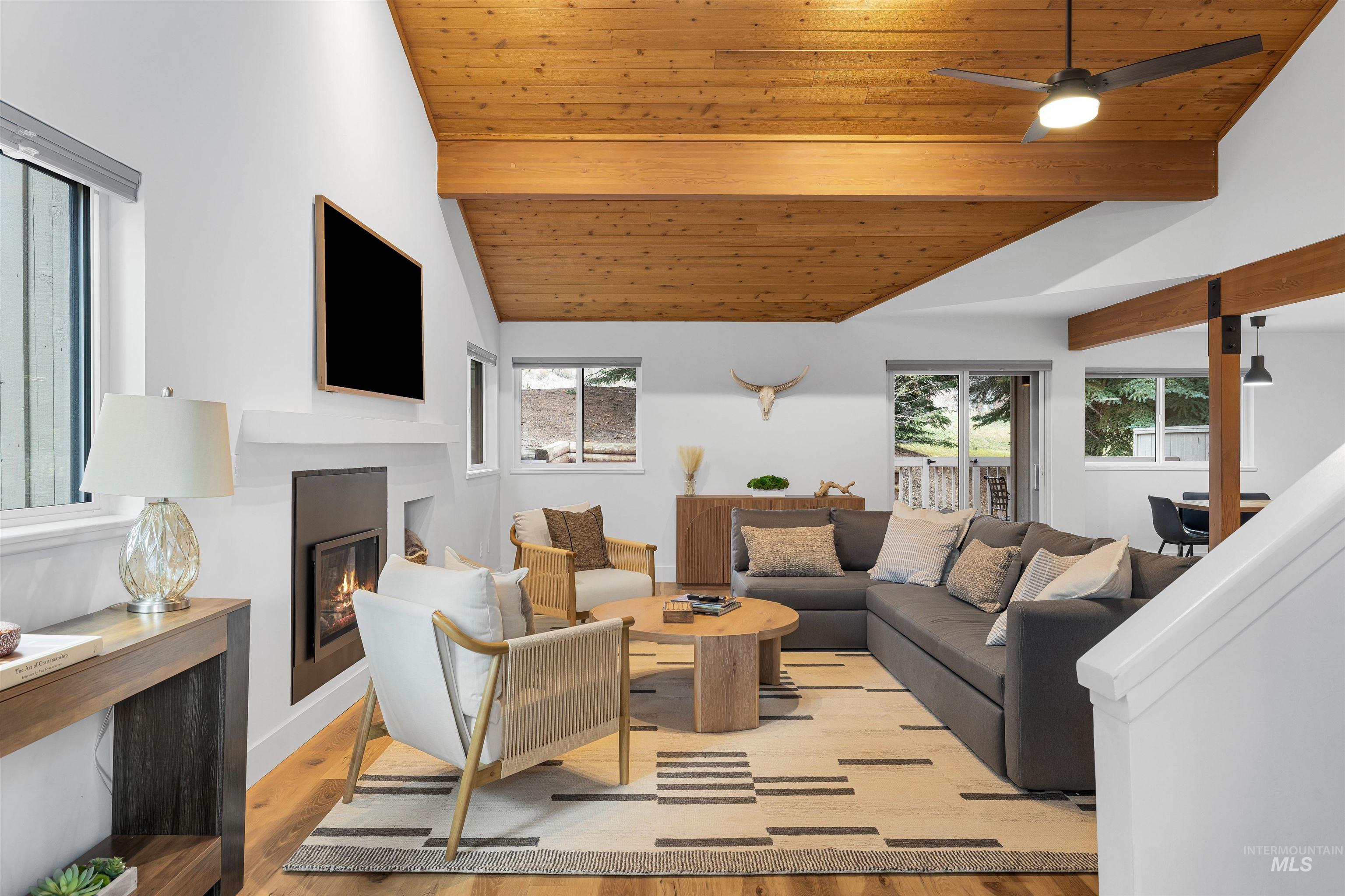 15 Buck Lane, Sun Valley, Idaho 83533, 2 Bedrooms, 2.5 Bathrooms, Residential For Sale, Price $1,495,000, 98983552