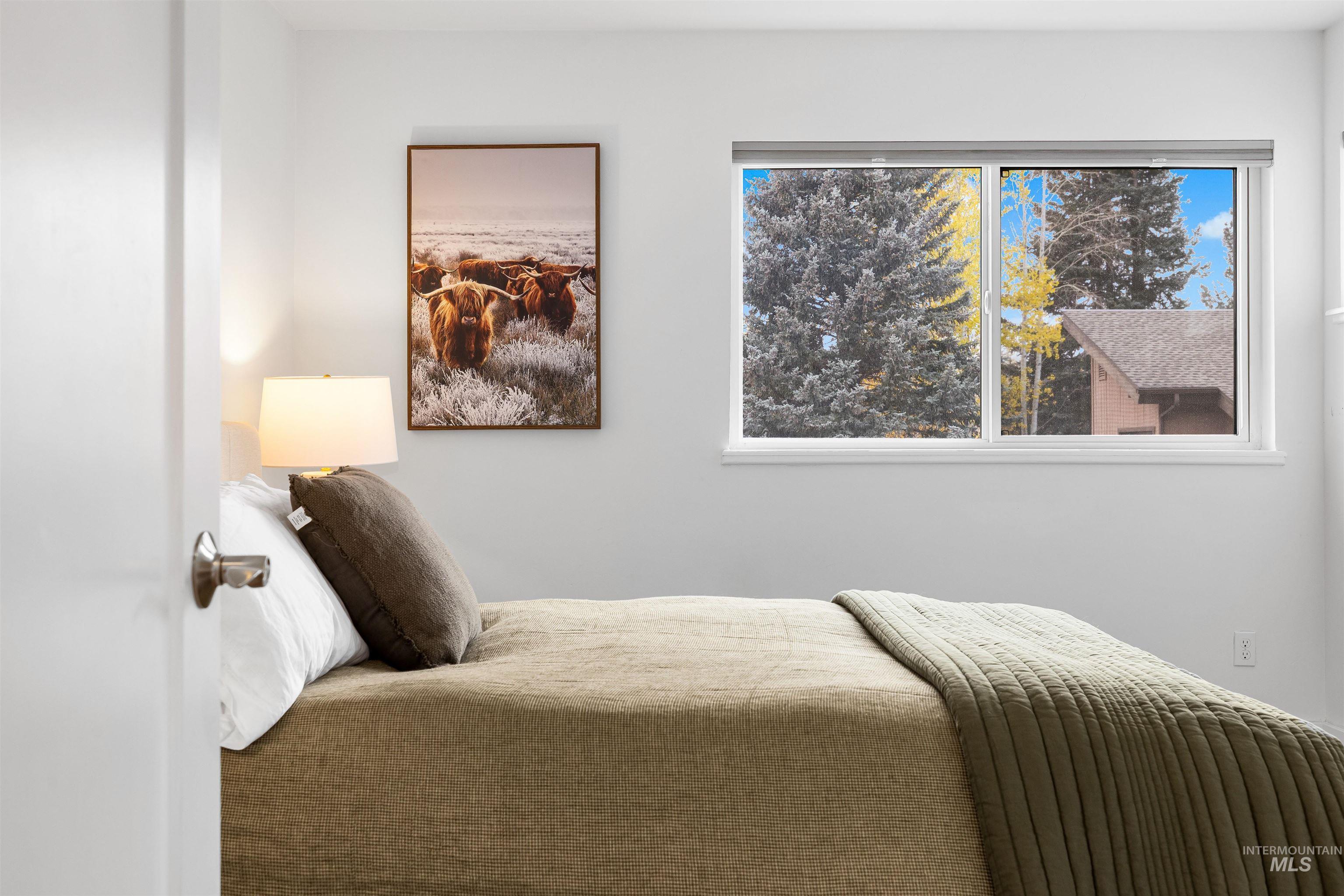 15 Buck Lane, Sun Valley, Idaho 83533, 2 Bedrooms, 2.5 Bathrooms, Residential For Sale, Price $1,495,000, 98983552