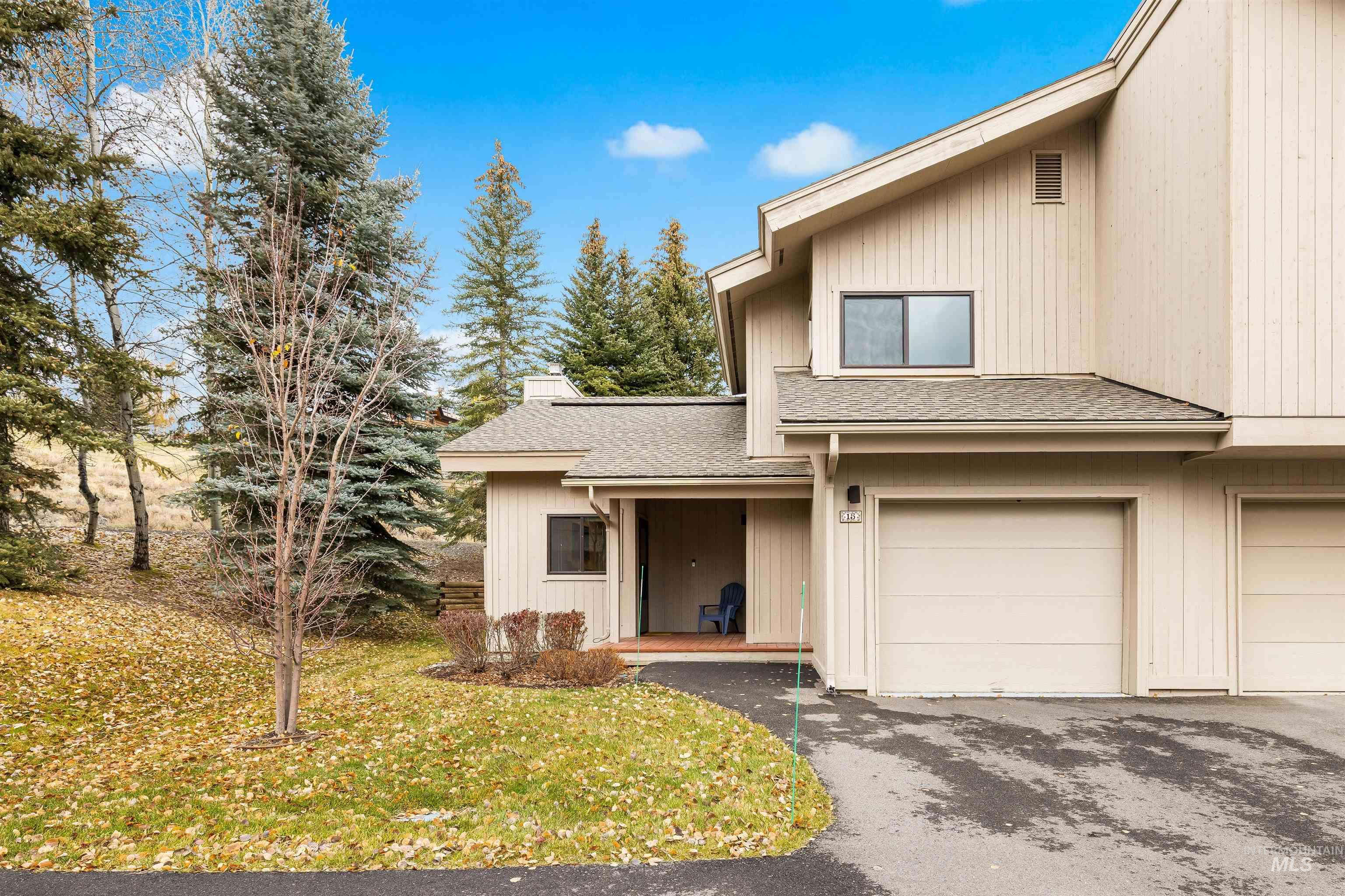 15 Buck Lane, Sun Valley, Idaho 83533, 2 Bedrooms, 2.5 Bathrooms, Residential For Sale, Price $1,495,000, 98983552