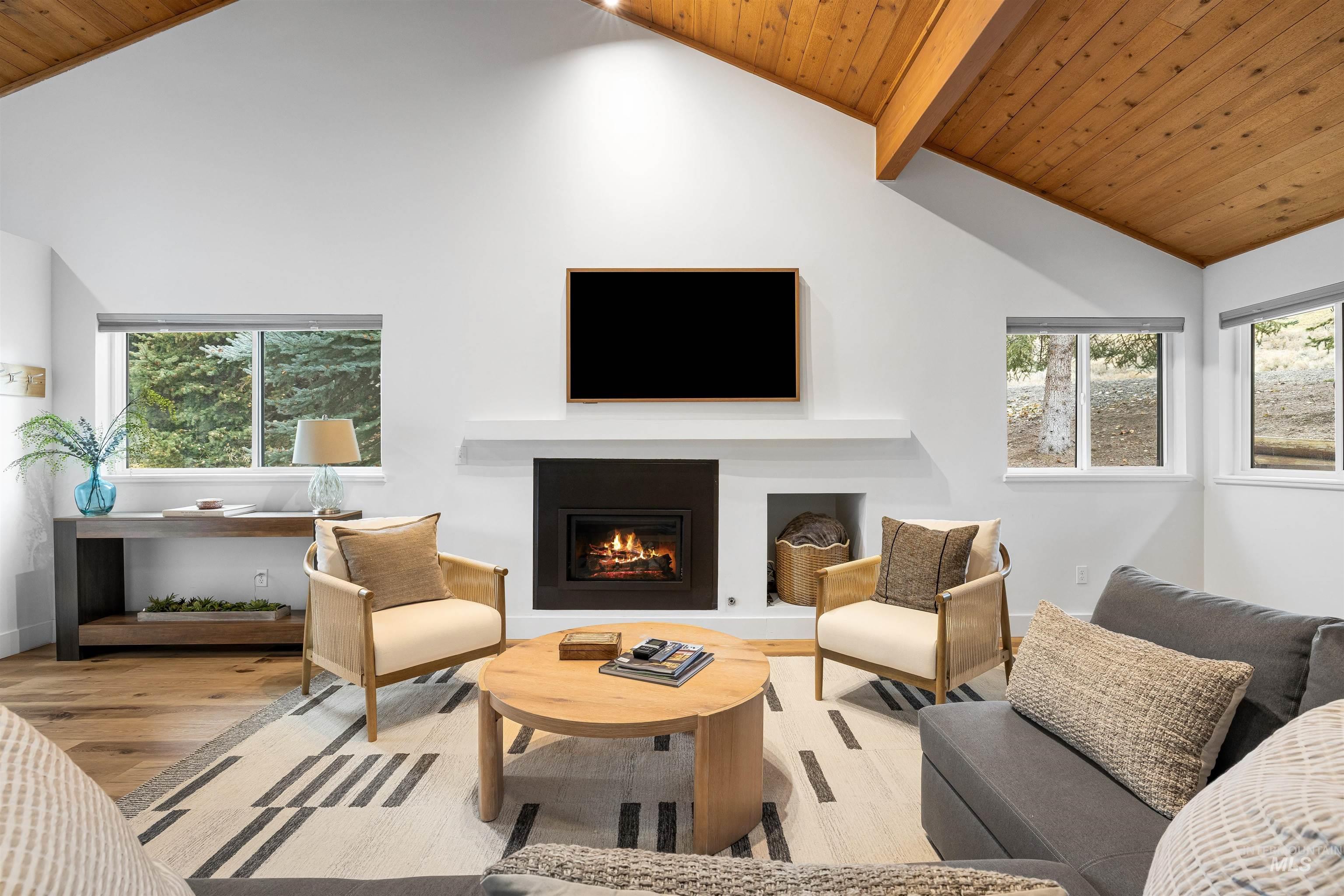 15 Buck Lane, Sun Valley, Idaho 83533, 2 Bedrooms, 2.5 Bathrooms, Residential For Sale, Price $1,495,000, 98983552