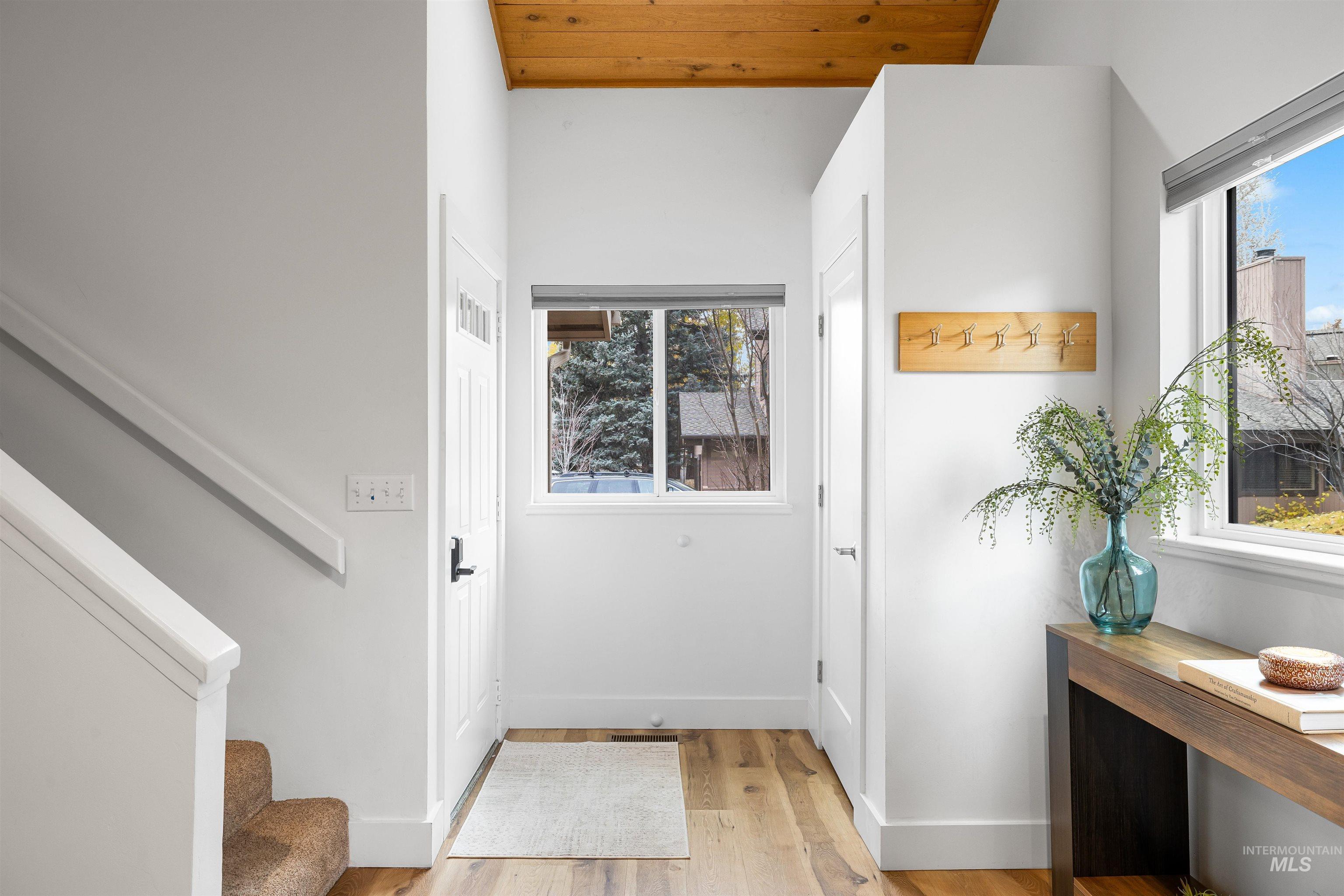 15 Buck Lane, Sun Valley, Idaho 83533, 2 Bedrooms, 2.5 Bathrooms, Residential For Sale, Price $1,495,000, 98983552