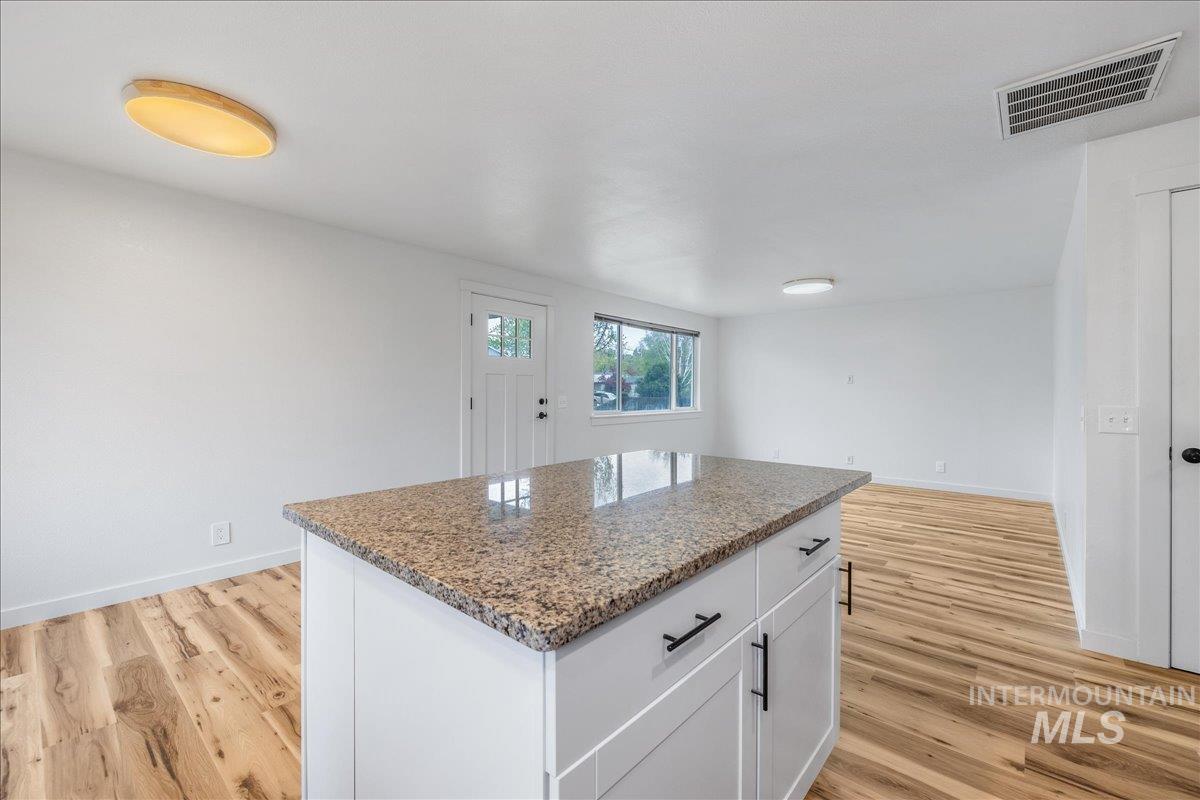 1600 W Wright St, Boise, Idaho 83705-4867, 3 Bedrooms, 1 Bathroom, Residential For Sale, Price $415,000,MLS 98983554