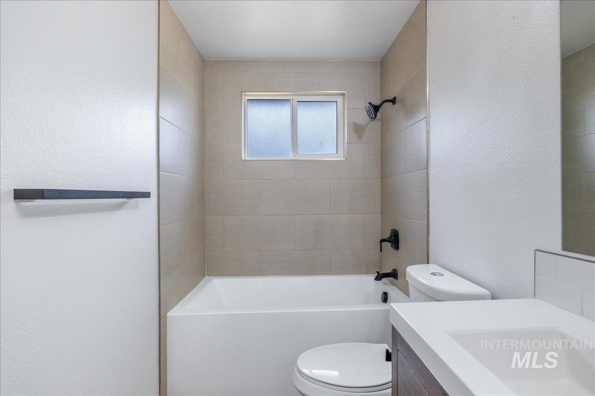 1600 W Wright St, Boise, Idaho 83705-4867, 3 Bedrooms, 1 Bathroom, Residential For Sale, Price $415,000,MLS 98983554