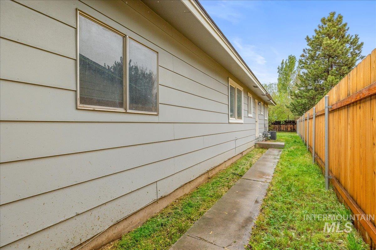 1600 W Wright St, Boise, Idaho 83705-4867, 3 Bedrooms, 1 Bathroom, Residential For Sale, Price $415,000,MLS 98983554