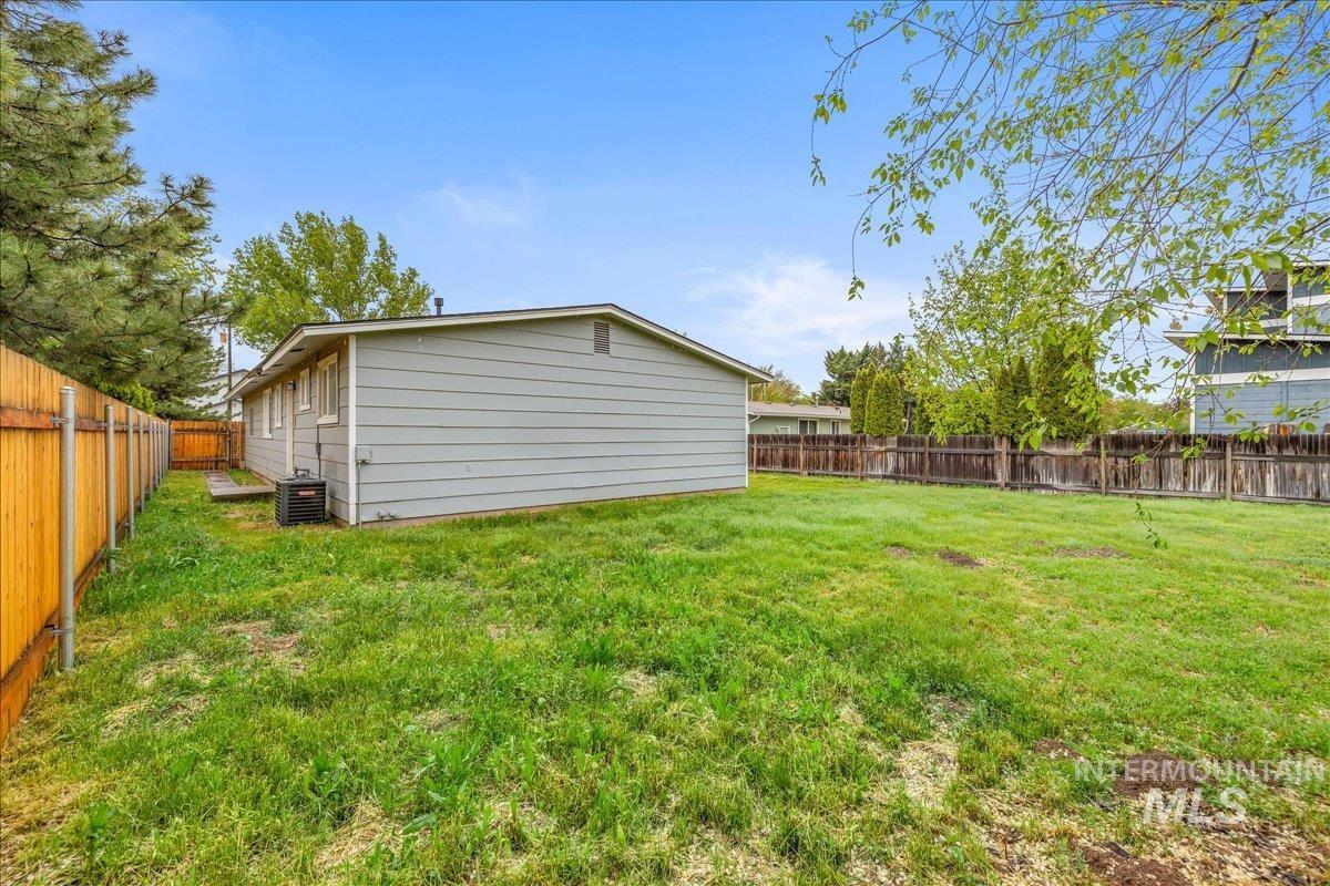 1600 W Wright St, Boise, Idaho 83705-4867, 3 Bedrooms, 1 Bathroom, Residential For Sale, Price $415,000,MLS 98983554