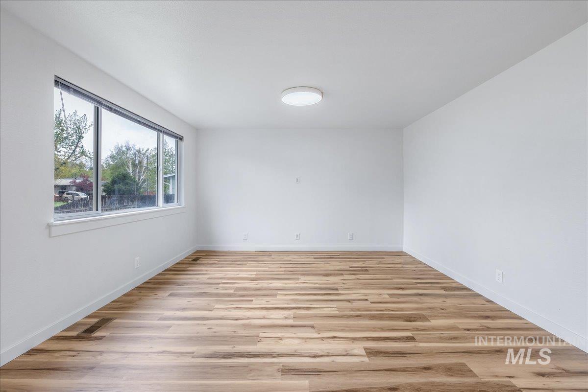 1600 W Wright St, Boise, Idaho 83705-4867, 3 Bedrooms, 1 Bathroom, Residential For Sale, Price $415,000,MLS 98983554