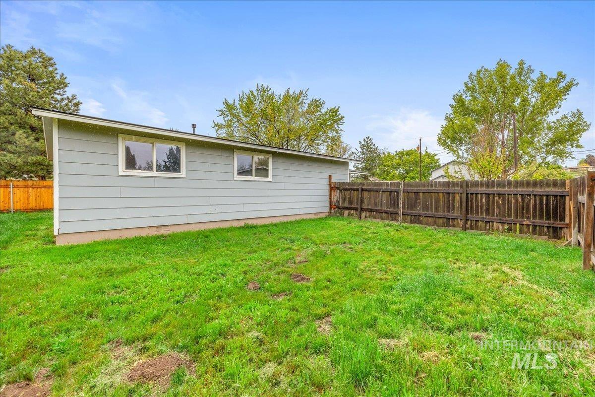 1600 W Wright St, Boise, Idaho 83705-4867, 3 Bedrooms, 1 Bathroom, Residential For Sale, Price $415,000,MLS 98983554