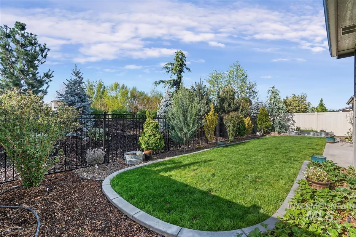 1447 E Spartan Ln, Eagle, Idaho 83616, 3 Bedrooms, 3.5 Bathrooms, Residential For Sale, Price $810,000, 98983555