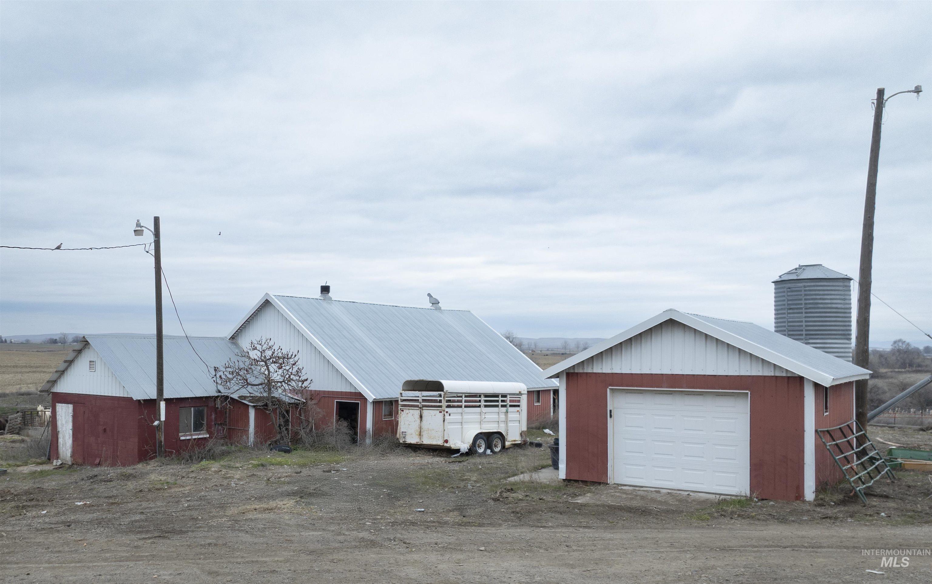 552 Eastway Lane, Ontario, Oregon 97914, 5 Bedrooms, 2 Bathrooms, Farm & Ranch For Sale, Price $1,650,000,MLS 98983556