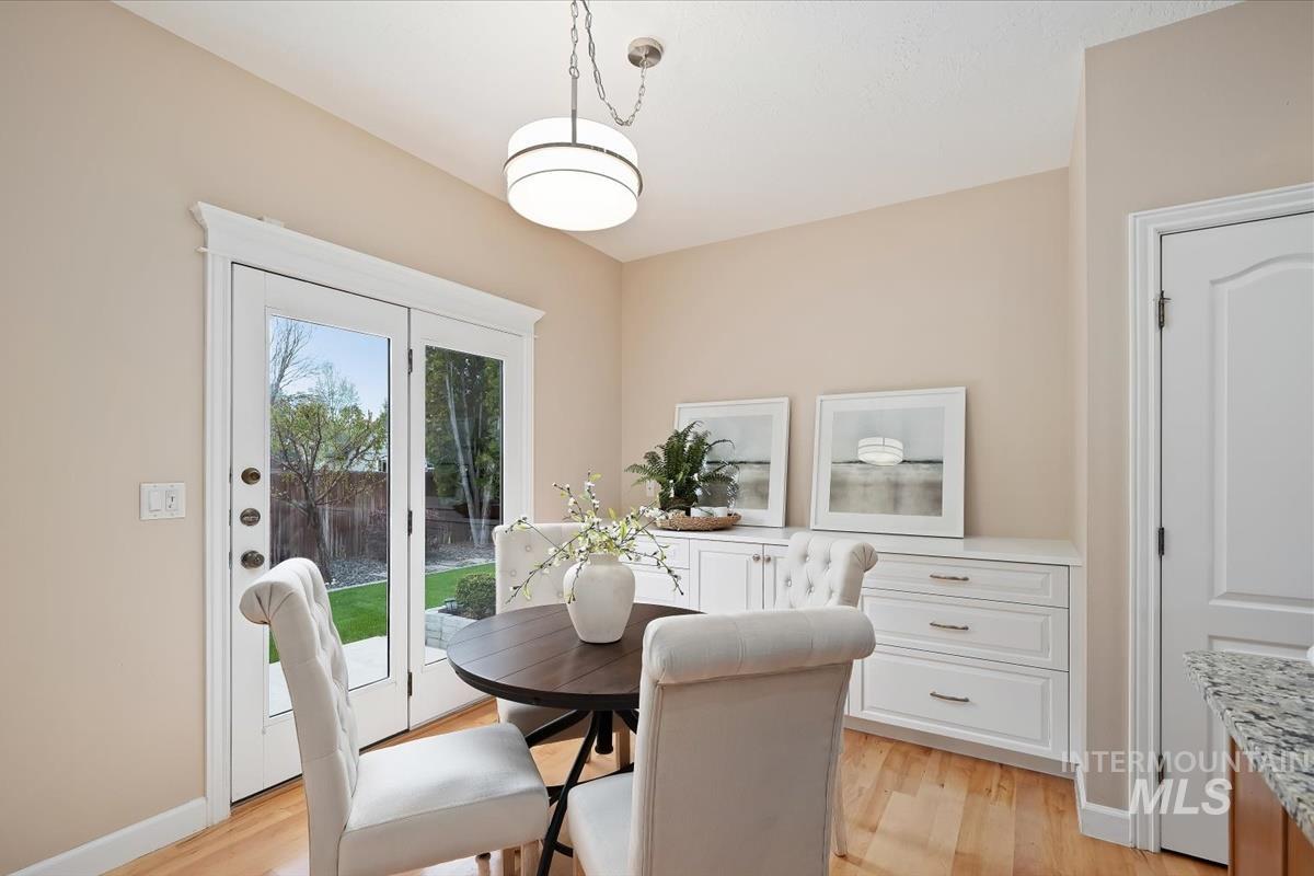 179 S Cooksom Ave, Eagle, Idaho 83616, 3 Bedrooms, 2 Bathrooms, Residential For Sale, Price $565,000, 98983558