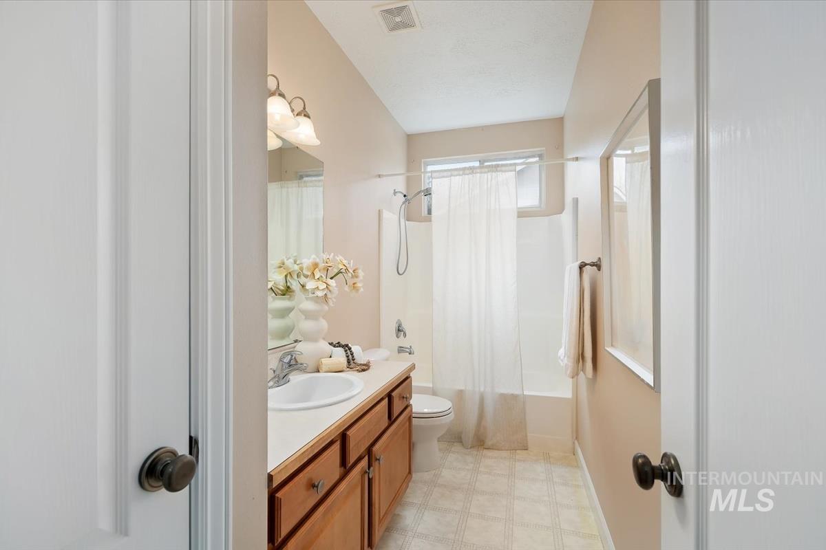 179 S Cooksom Ave, Eagle, Idaho 83616, 3 Bedrooms, 2 Bathrooms, Residential For Sale, Price $565,000, 98983558