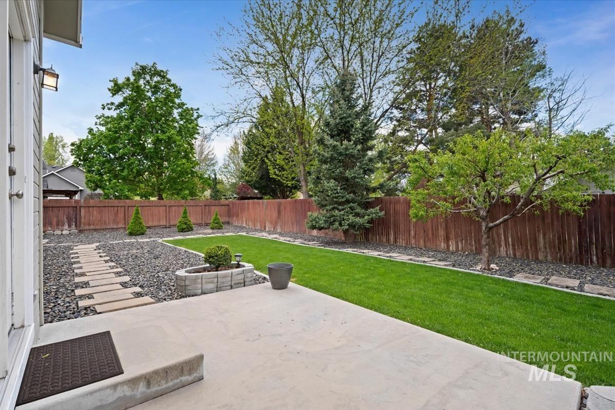 179 S Cooksom Ave, Eagle, Idaho 83616, 3 Bedrooms, 2 Bathrooms, Residential For Sale, Price $565,000, 98983558