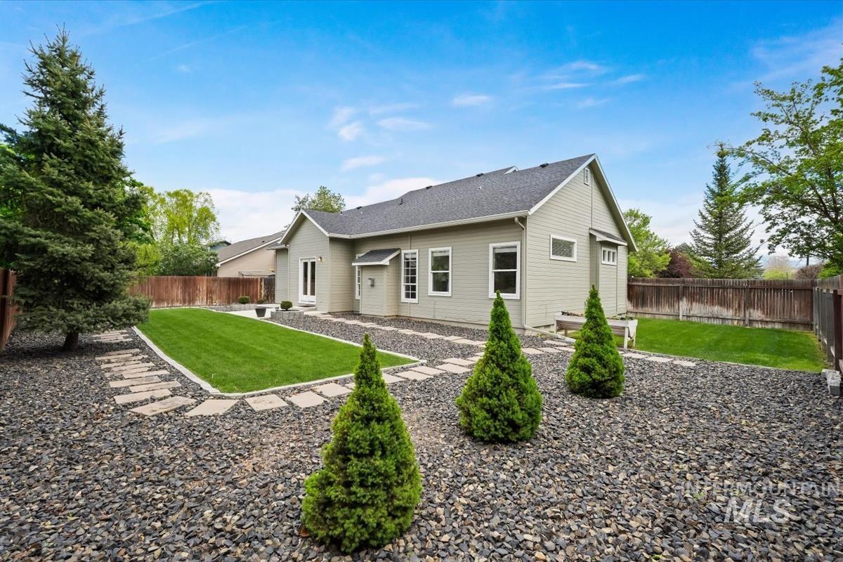 179 S Cooksom Ave, Eagle, Idaho 83616, 3 Bedrooms, 2 Bathrooms, Residential For Sale, Price $565,000, 98983558